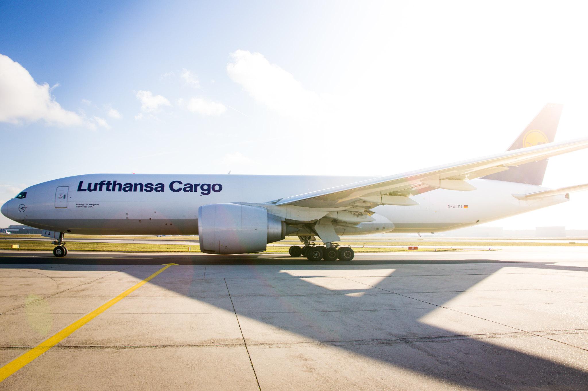 Frankfurt Airport: Lufthansa Cargo (/ GEC) |  Boeing 777-FBT B77L | D-ALFA | MSN 41674