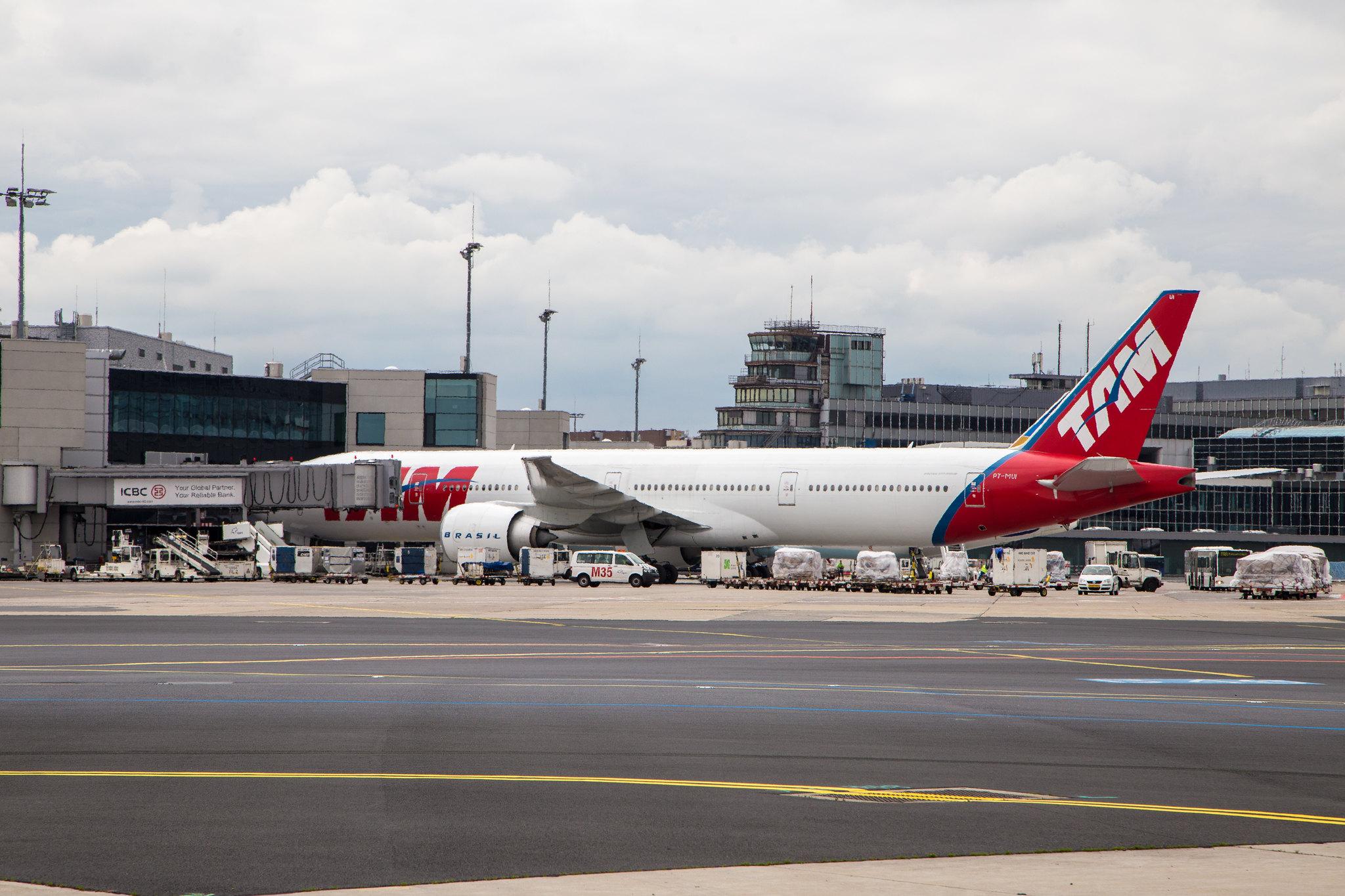 Frankfurt Airport: LATAM Airlines (LA / LAN) | Operator: LATAM Brasil |  Boeing 777-32W(ER) B77W | PT-MUI | MSN 40589