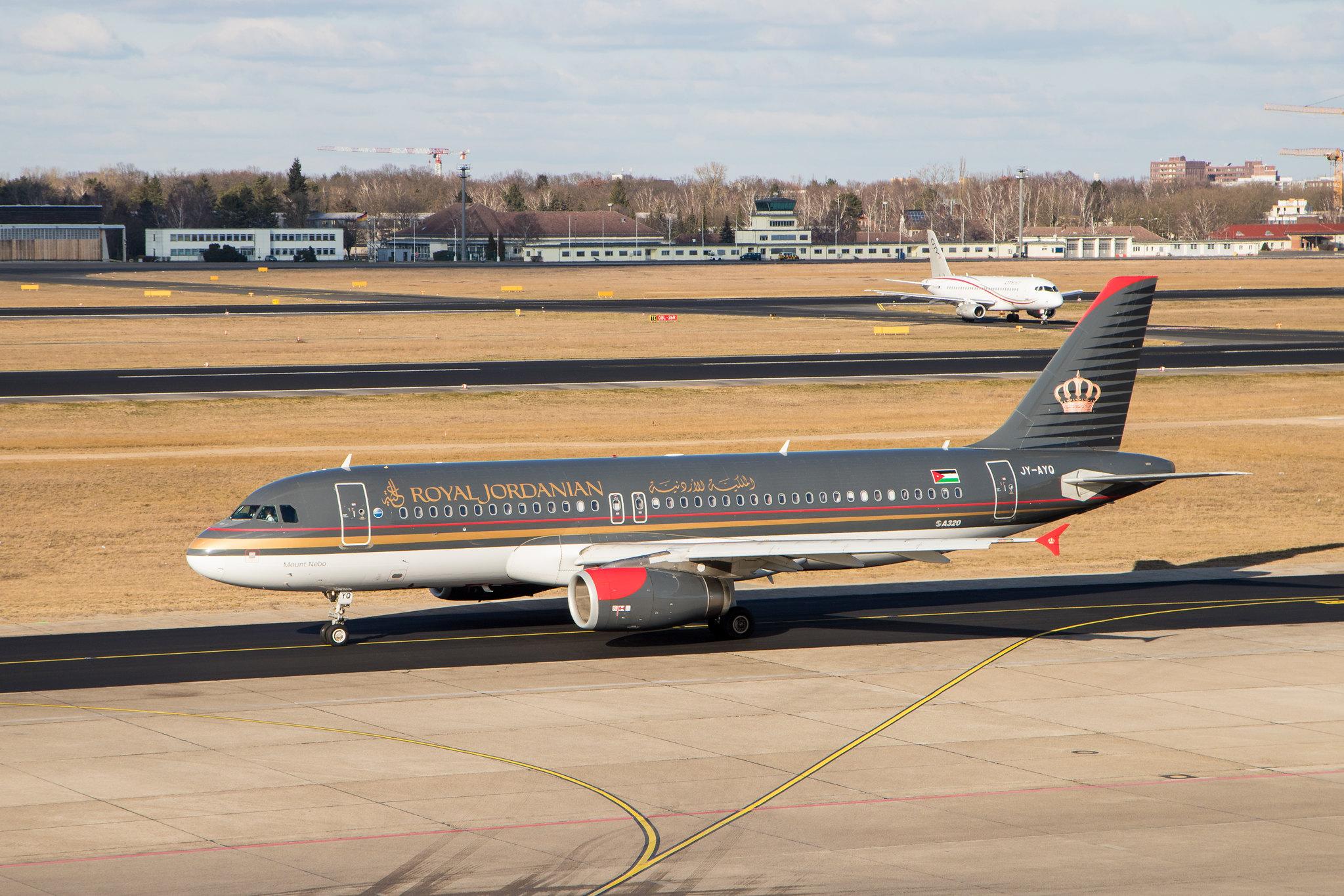 Flughafen Berlin Tegel (TXL): Royal Jordanian (RJ / RJA) | Airbus A320-232 A320 | JY-AYQ | MSN 4670