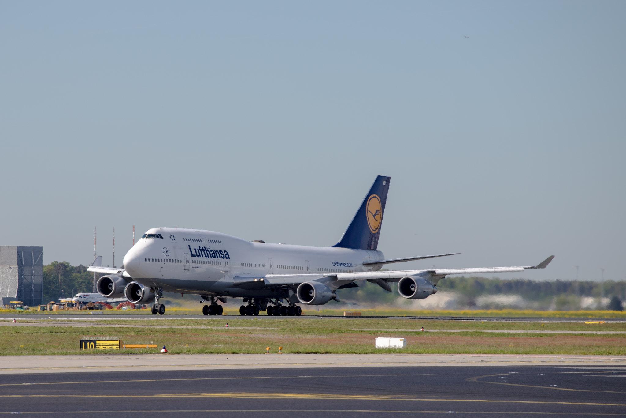 Frankfurt Airport: Lufthansa (LH / DLH) |  Boeing 747-430 B744 | D-ABVP | MSN 28284