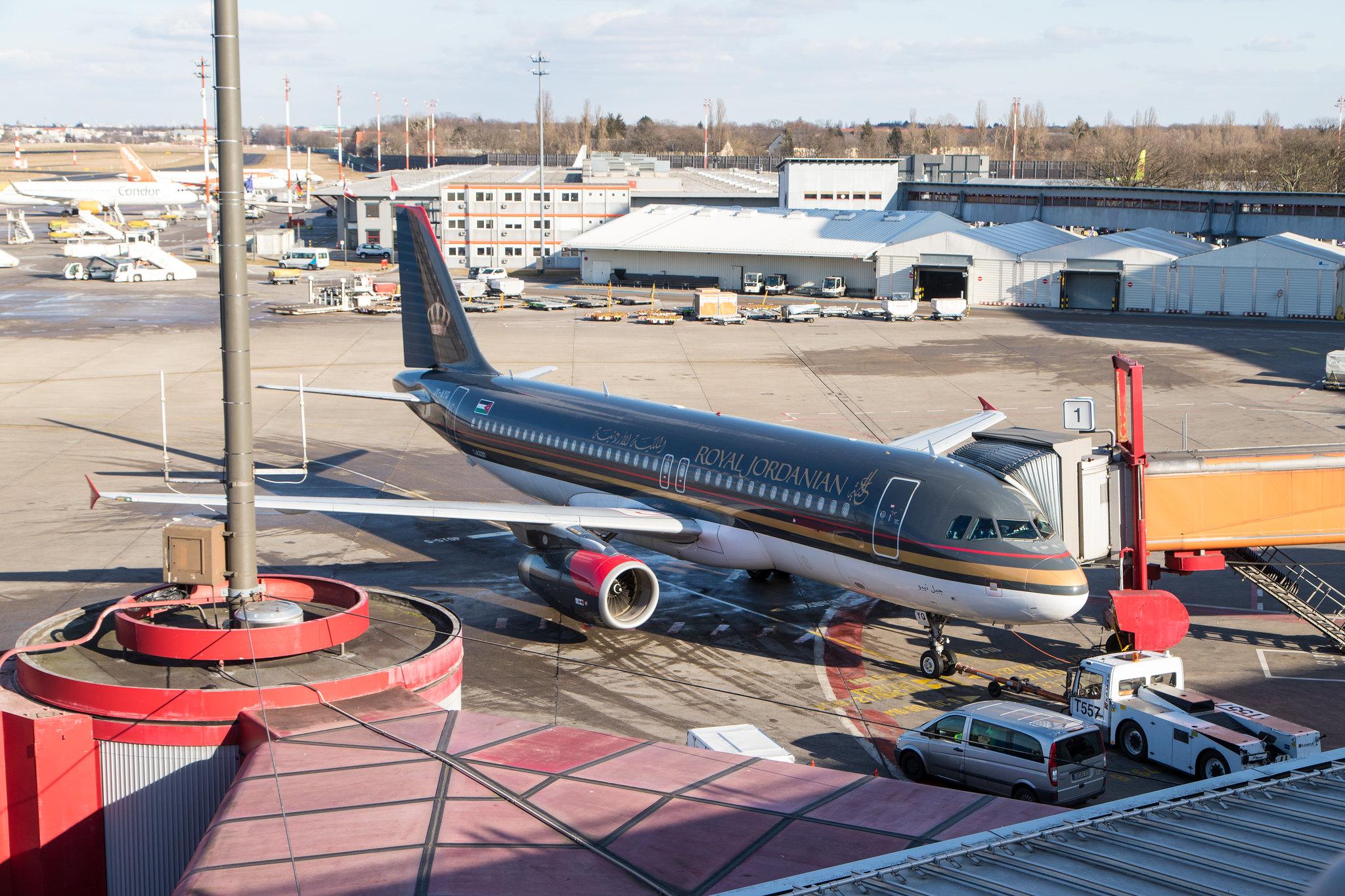Flughafen Berlin Tegel (TXL): Royal Jordanian (RJ / RJA) | Airbus A320-232 A320 | JY-AYQ | MSN 4670