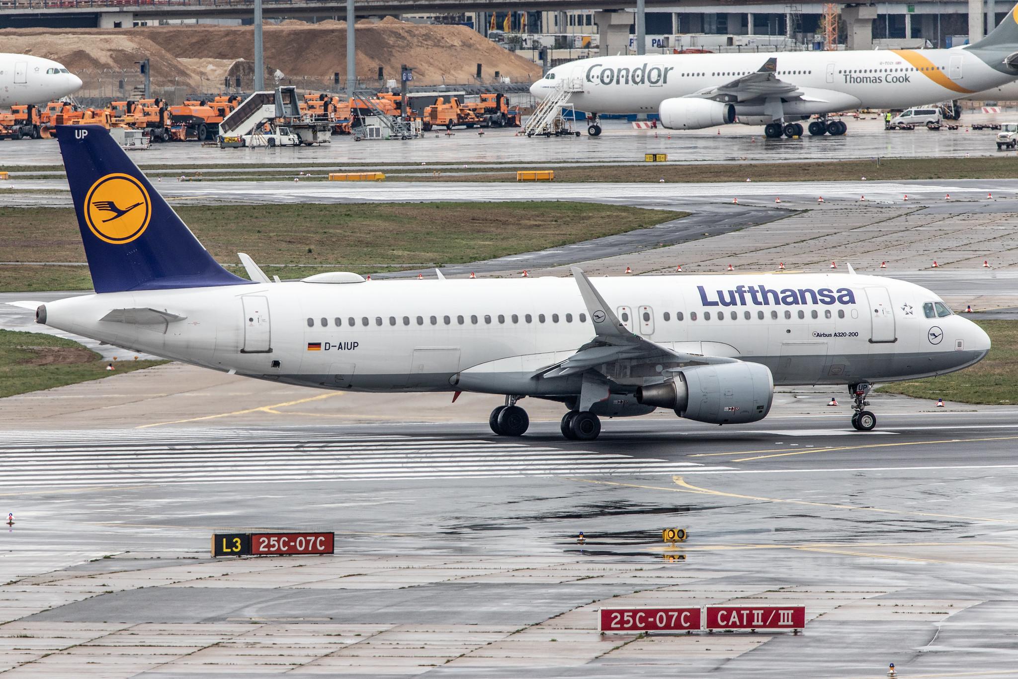 Frankfurt Airport: Lufthansa (LH / DLH) |  Airbus A320-214 A320 | D-AIUP | MSN 6807