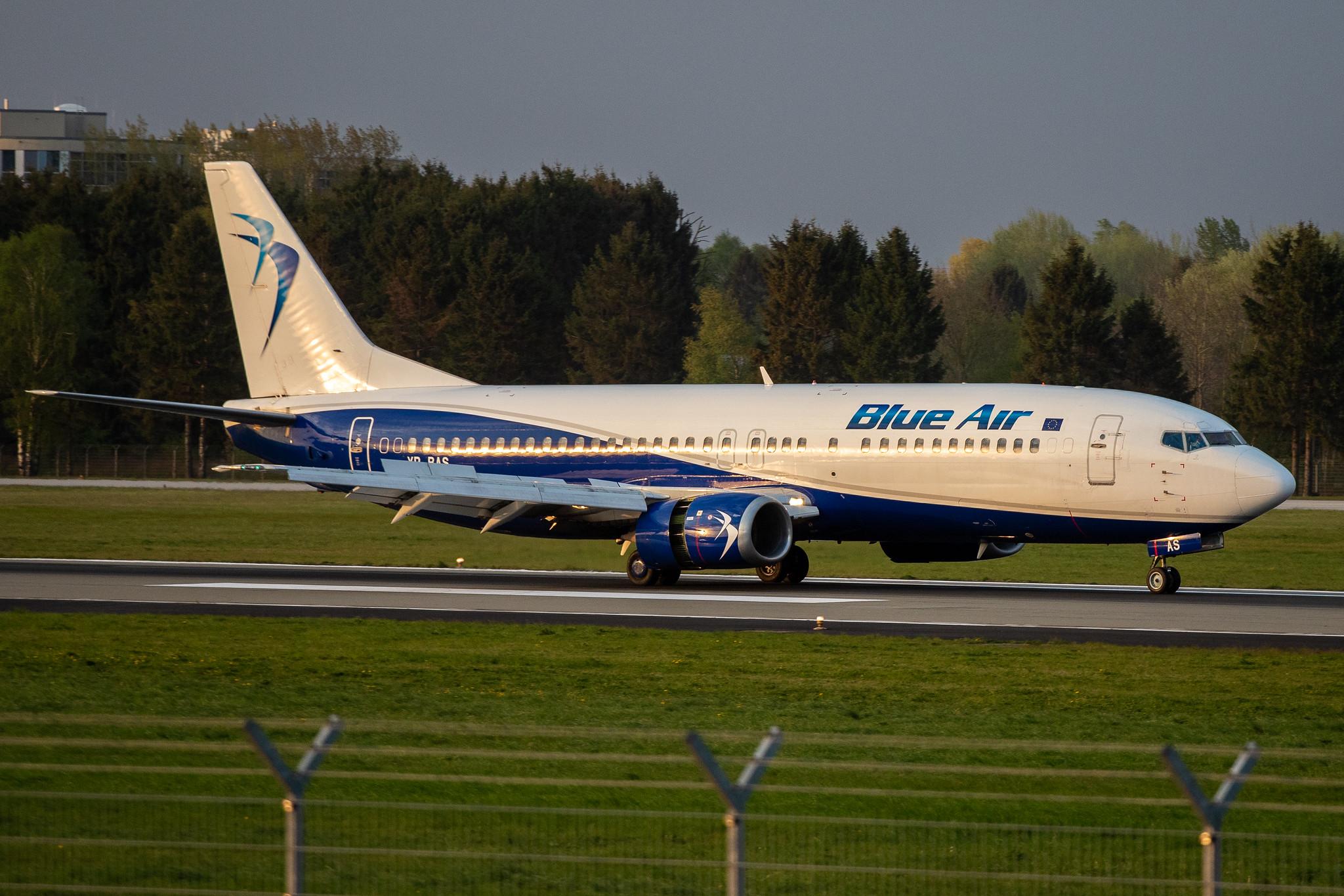 Hamburg Airport: Blue Air (0B / BLA) |  Boeing 737-430 B734 | YR-BAS | MSN 27007