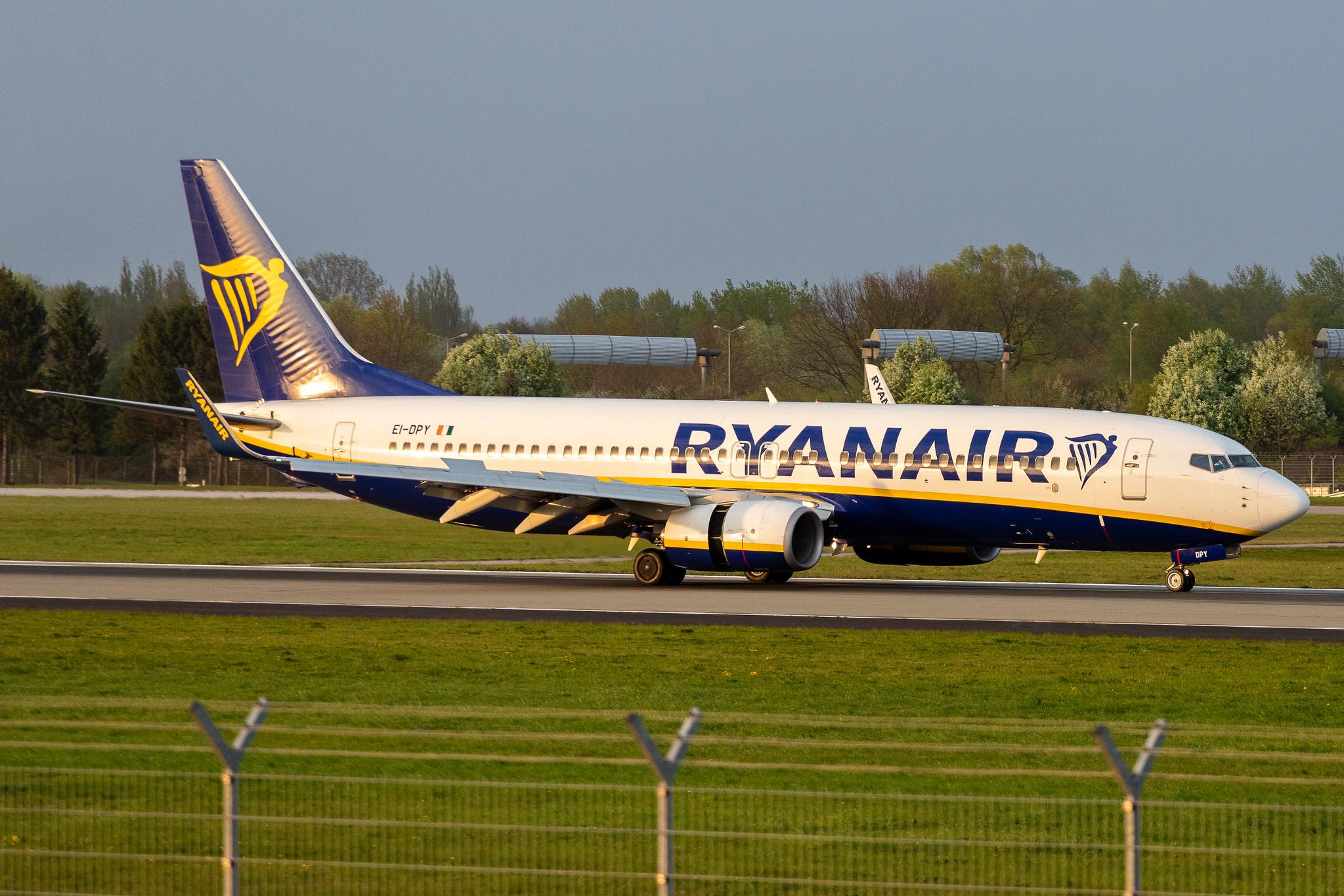Hamburg Airport: Ryanair (FR / RYR) |  Boeing 737-8AS B738 | EI-DPY | MSN 33615