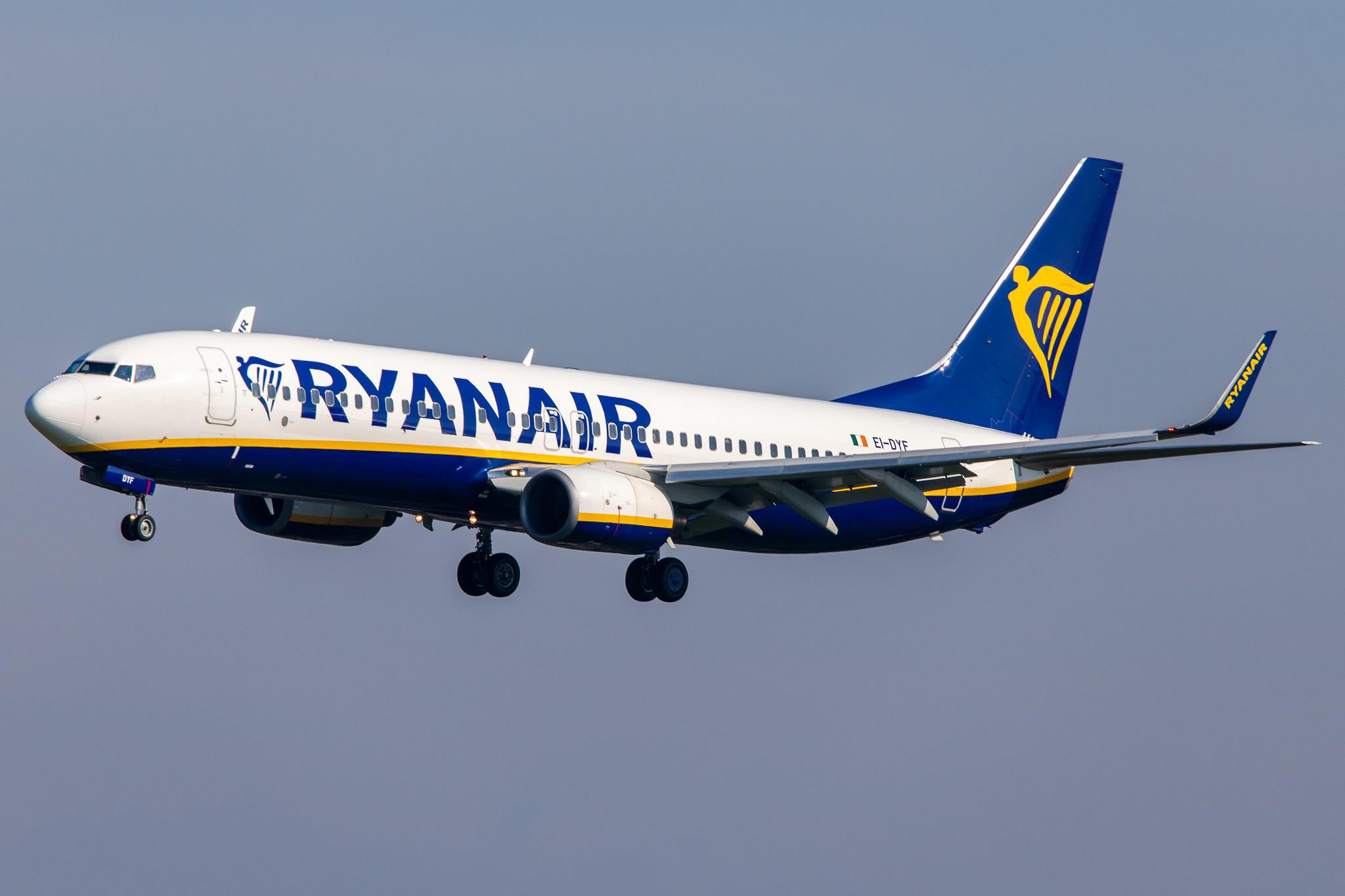 Hamburg Airport: Ryanair (FR / RYR) |  Boeing 737-8AS B738 | EI-DYF | MSN 36569