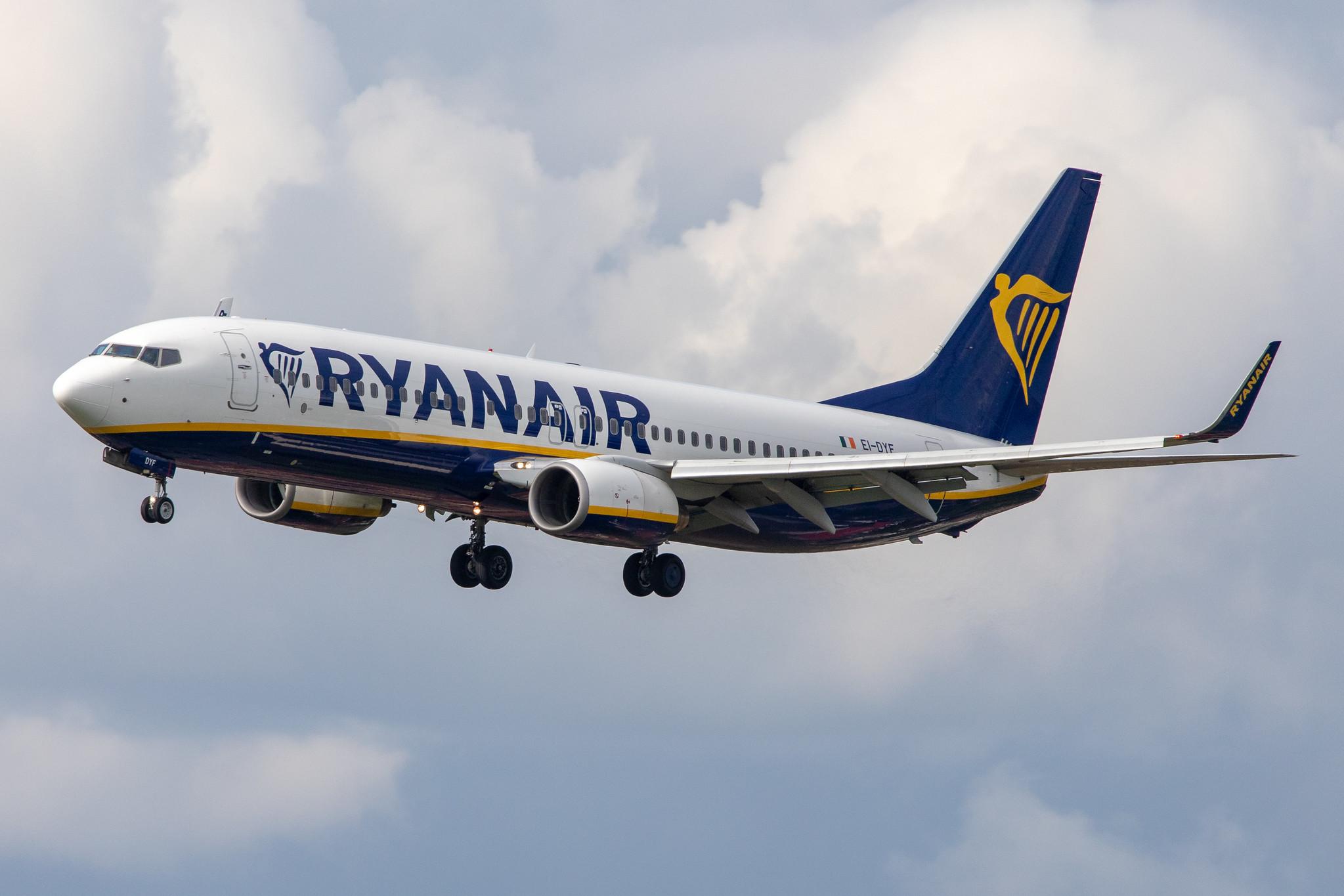 Hamburg Airport: Ryanair (FR / RYR) |  Boeing 737-8AS B738 | EI-DYF | MSN 36569