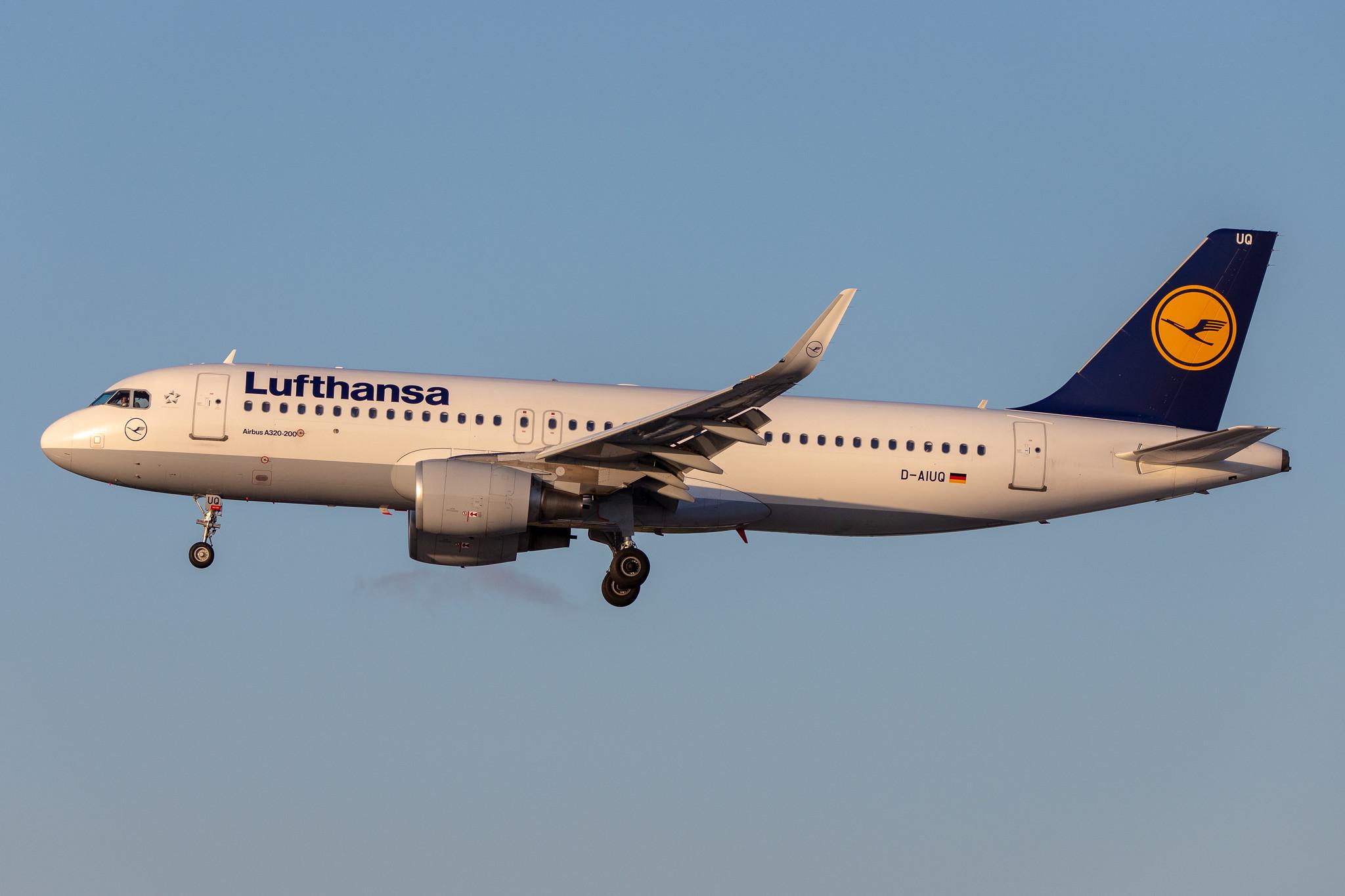 Hamburg Airport: Lufthansa (LH / DLH) |  Airbus A320-214 A320 | D-AIUQ | MSN 6947