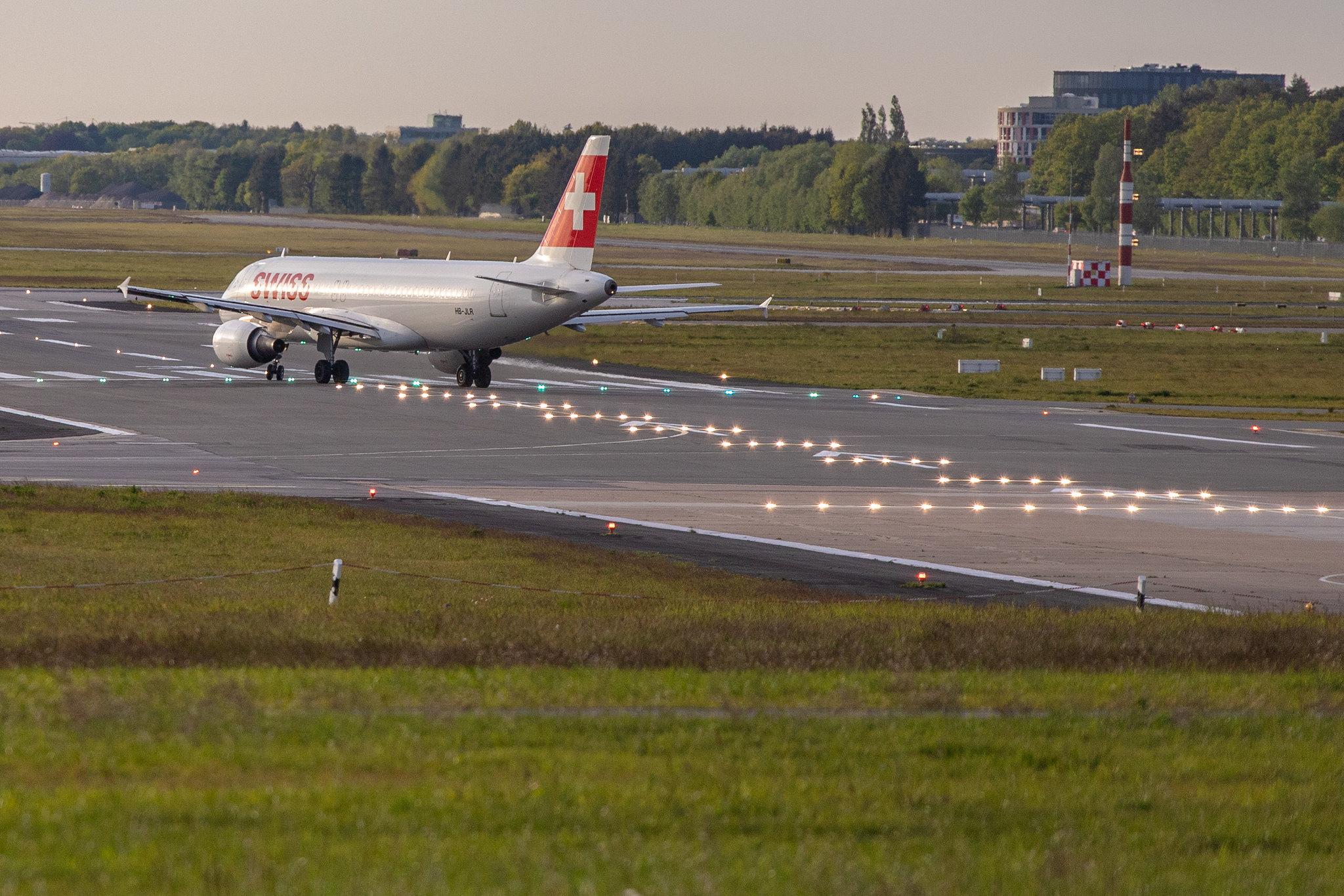 Hamburg Airport: Swiss (LX / SWR) |  Airbus A320-214 A320 | HB-JLR | MSN 5037