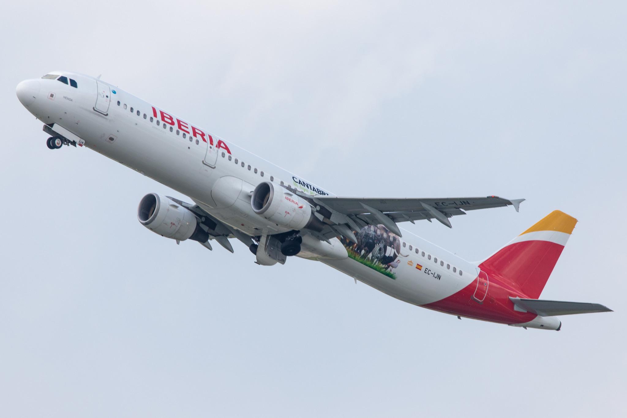 Hamburg Airport: Iberia (IB / IBE) | Livery: Cantabria Livery | Airbus A321-212 A321 | EC-IJN | MSN 1836