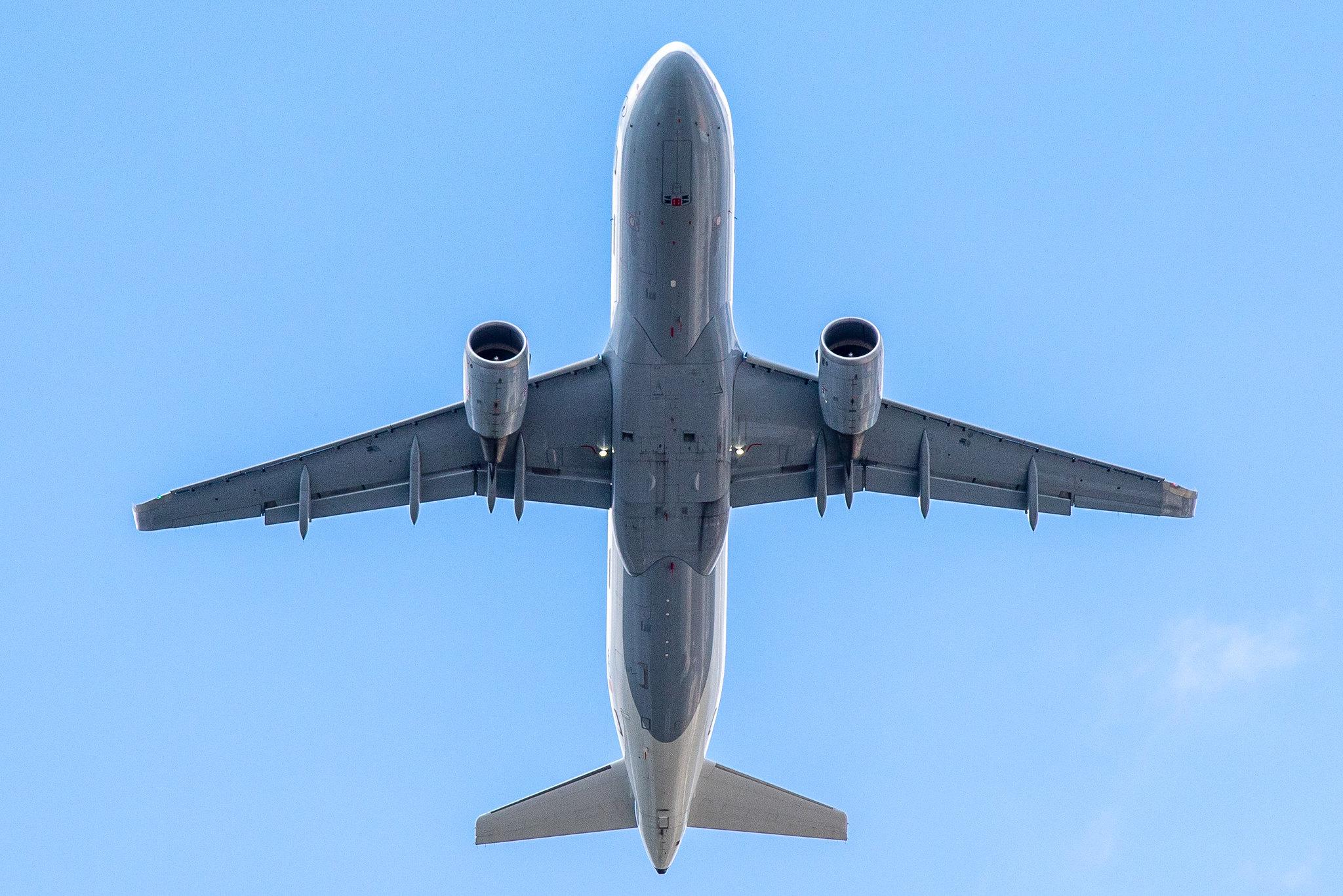 Hamburg Airport: Lufthansa (LH / DLH) |  Airbus A320-214 A320 | D-AIWA | MSN 7681