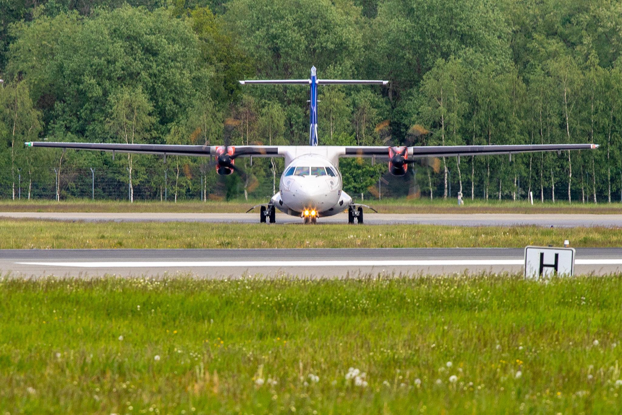Hamburg Airport: SAS (SK / SAS) | Operator: Xfly |  ATR 72-600 AT76 | ES-ATF | MSN 1131