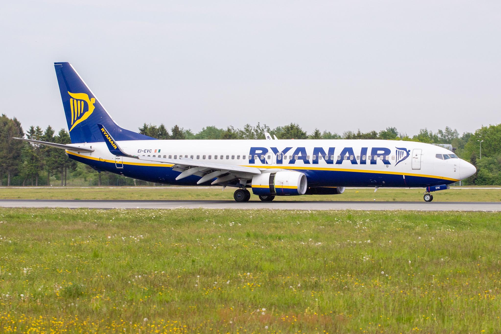 Hamburg Airport: Ryanair (FR / RYR) |  Boeing 737-8AS B738 | EI-EVC | MSN 40286