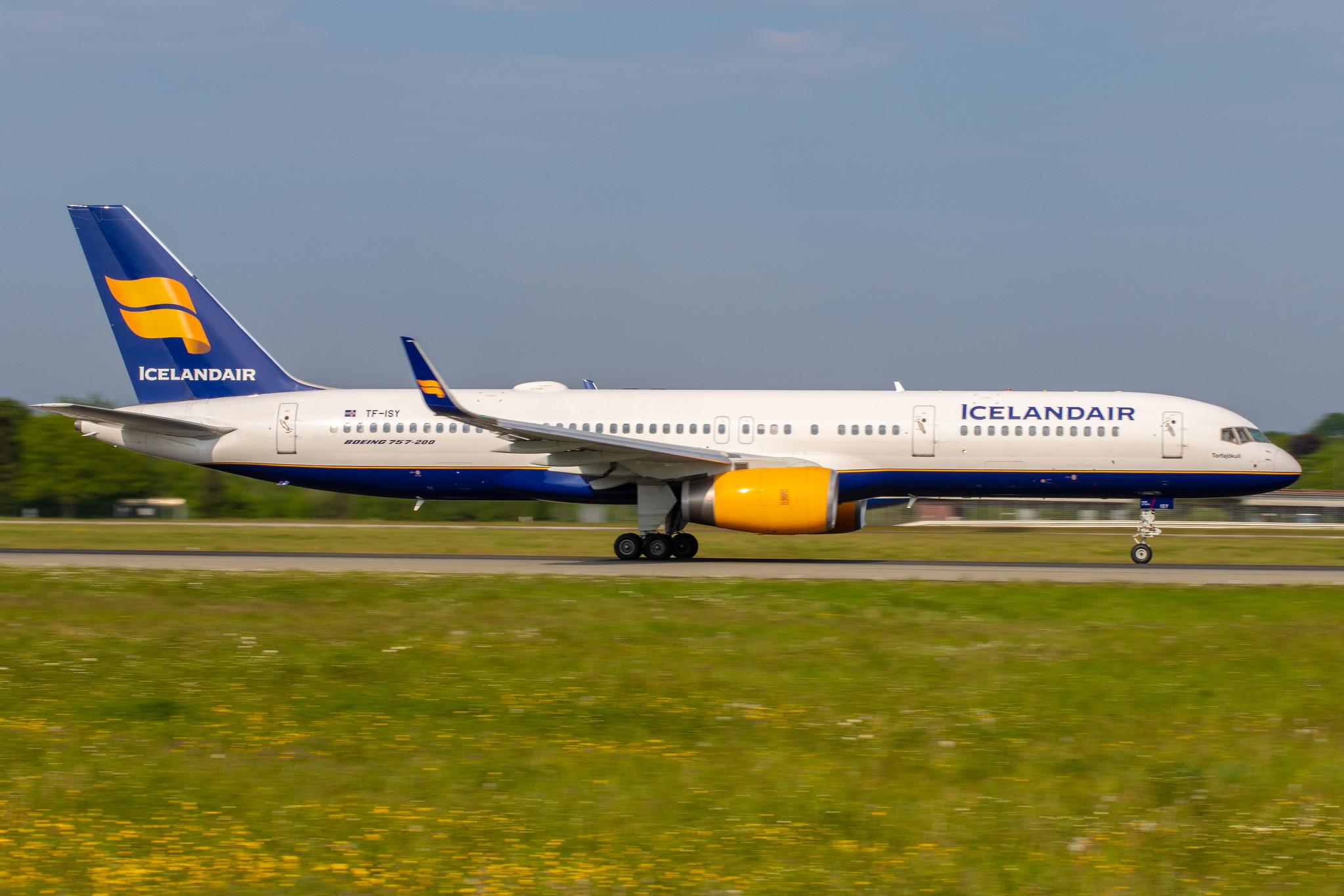 Hamburg Airport: Icelandair (FI / ICE) |  Boeing 757-223 B752 | TF-ISY | MSN 24594