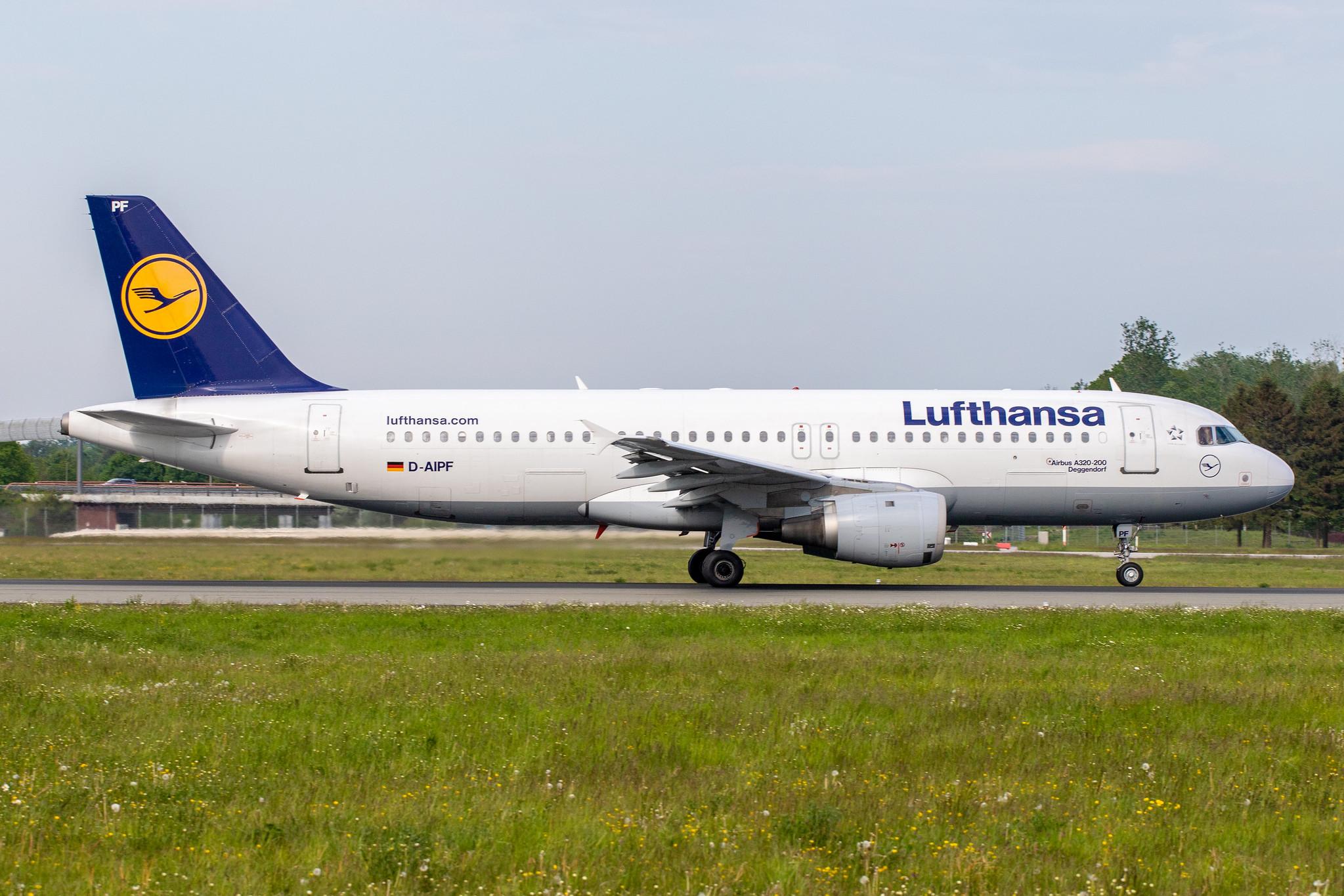 Hamburg Airport: Lufthansa (LH / DLH) |  Airbus A320-211 A320 | D-AIPF | MSN 0083