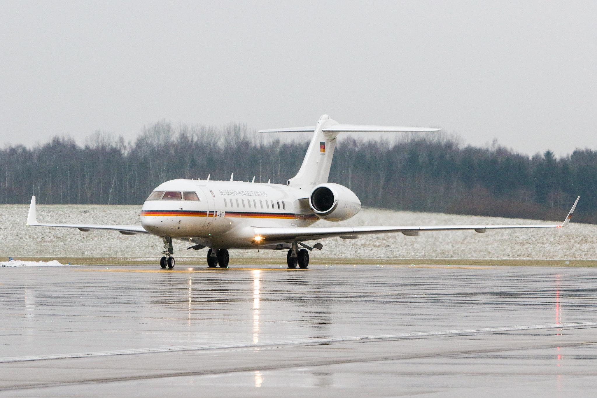 Hamburg Airport: German Air Force (/ GAF) | Bombardier BD-700-1A11 Global 5000 GLEX | 14+03 | MSN 9411