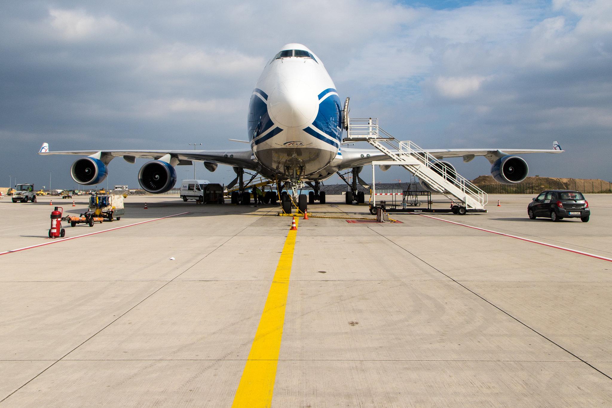 Frankfurt Airport: Frankfurt Airport: CargoLogicAir (P3 / CLU) |  Boeing 747-428F(ER) B744 | G-CLBA | MSN 32870
