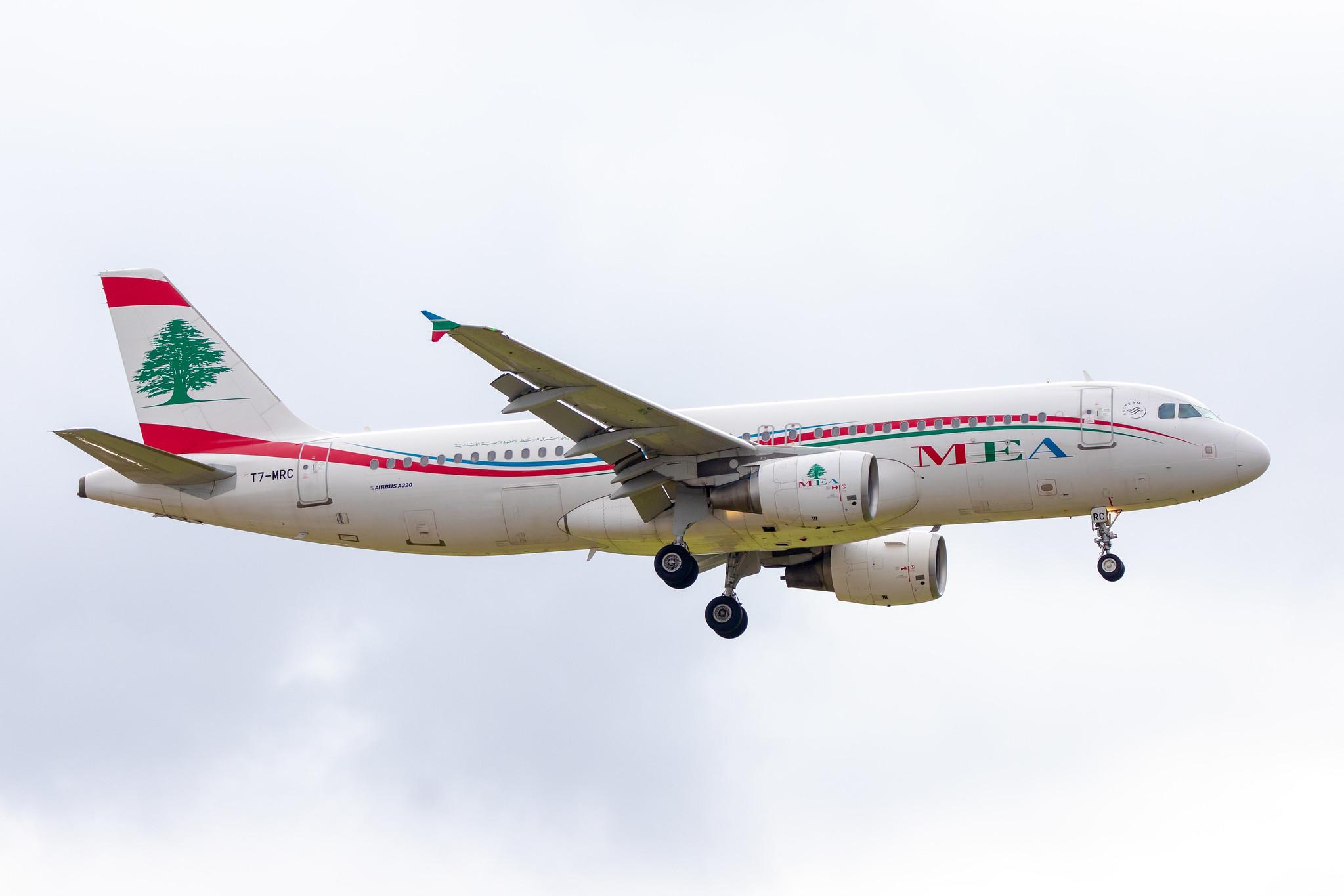 London Heathrow Airport: MEA (ME / MEA) |  Airbus A320-214 A320 | T7-MRC | MSN 5253