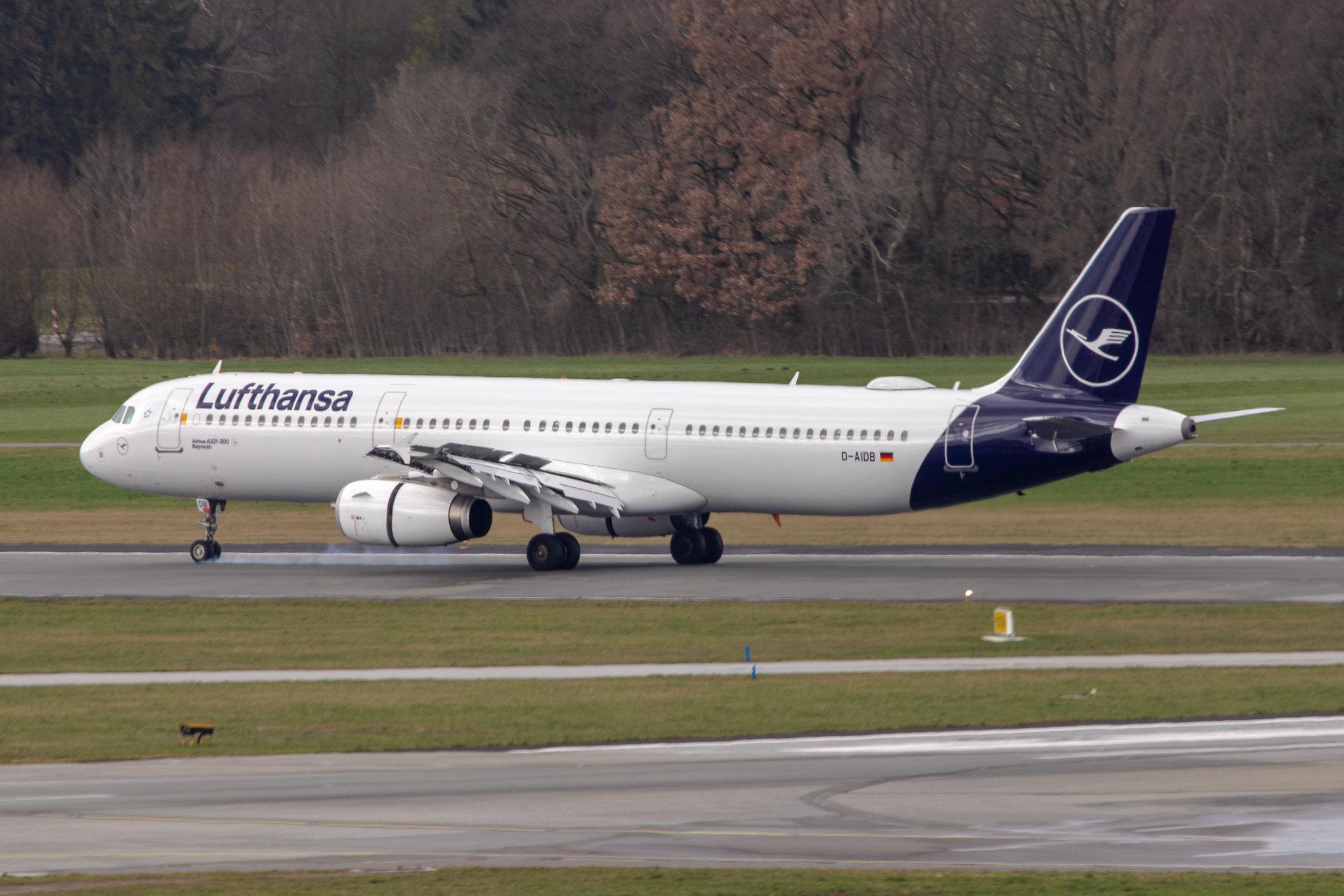 Hamburg Airport: Lufthansa (LH / DLH) |  Airbus A321-231 A321 | D-AIDB | MSN 4545