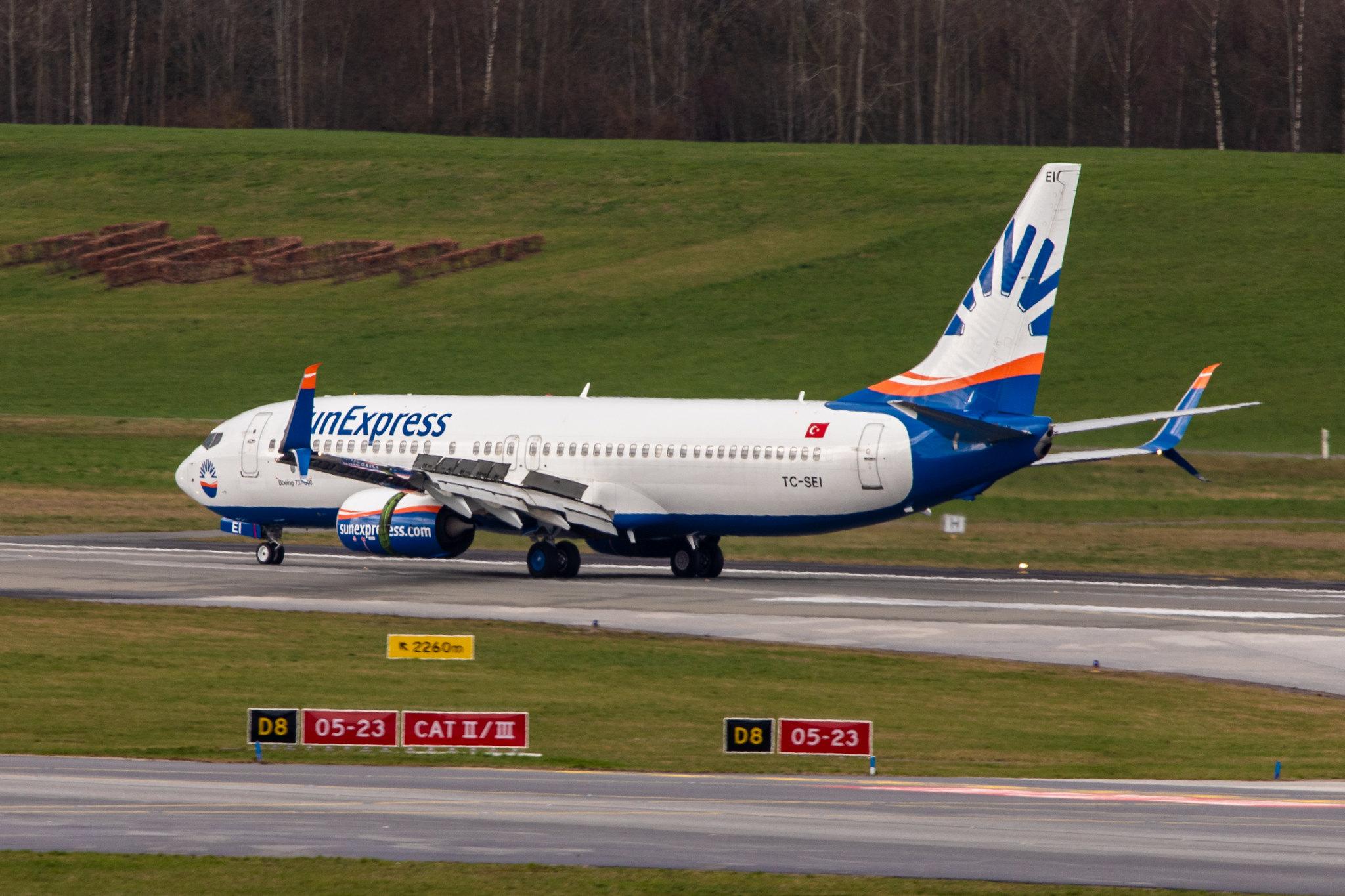 Hamburg Airport: SunExpress (XQ / SXS) |  Boeing 737-8HC B738 | TC-SEI | MSN 61170