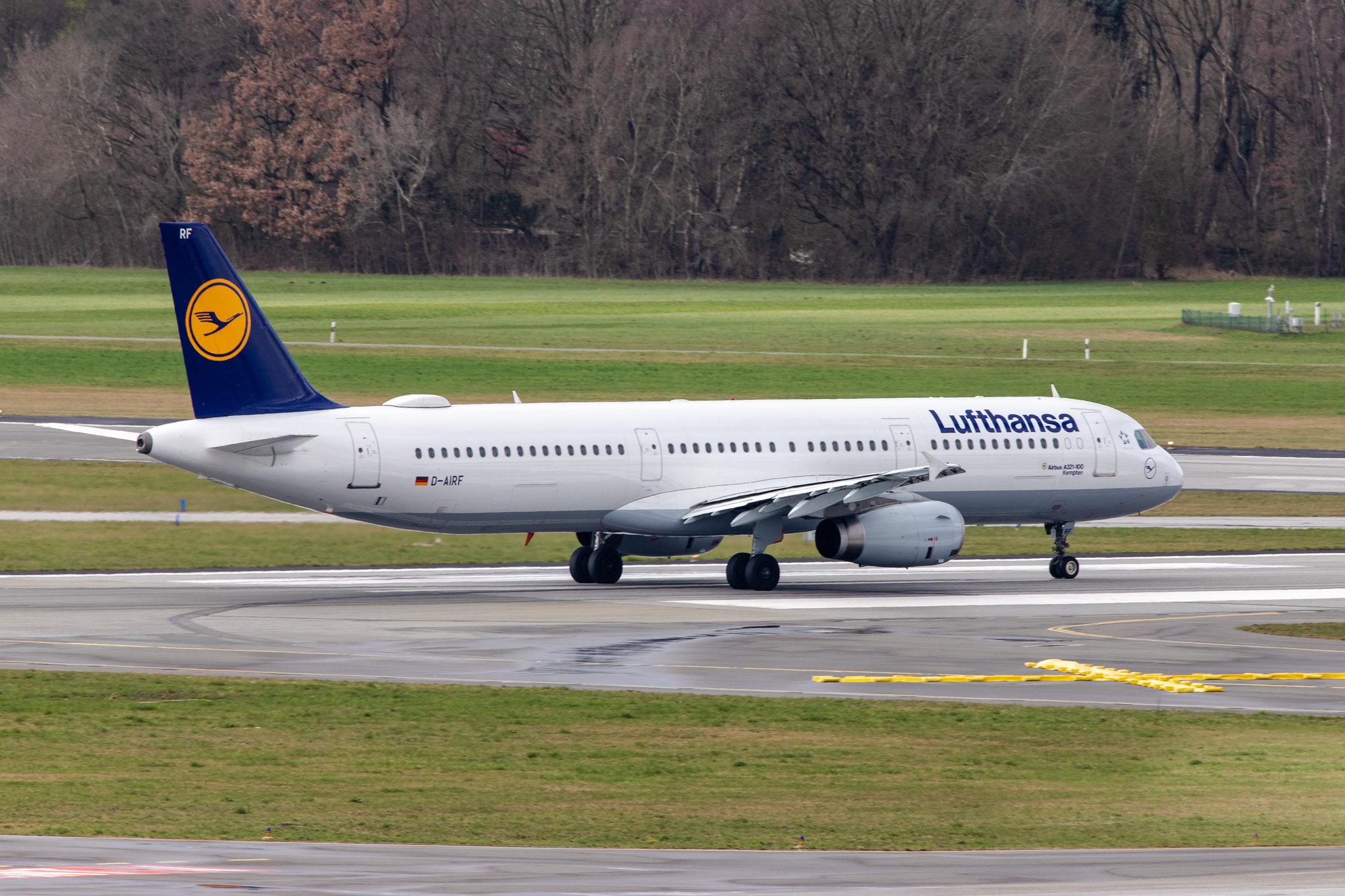 Hamburg Airport: Lufthansa (LH / DLH) |  Airbus A321-131 A321 | D-AIRF | MSN 0493