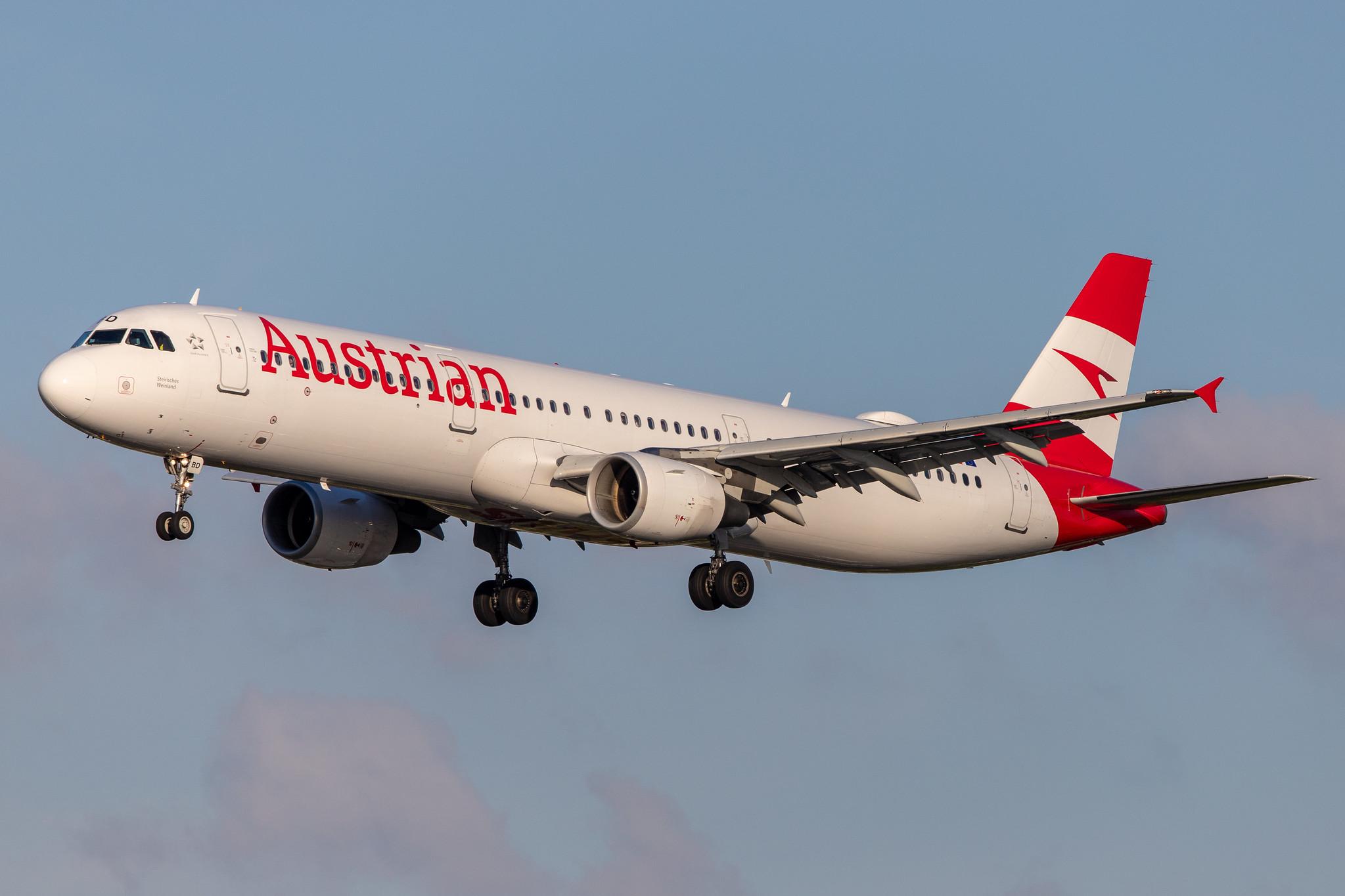 Hamburg Airport: Austrian Airlines (OS / AUA) |  Airbus A321-211 A321 | OE-LBD | MSN 0920