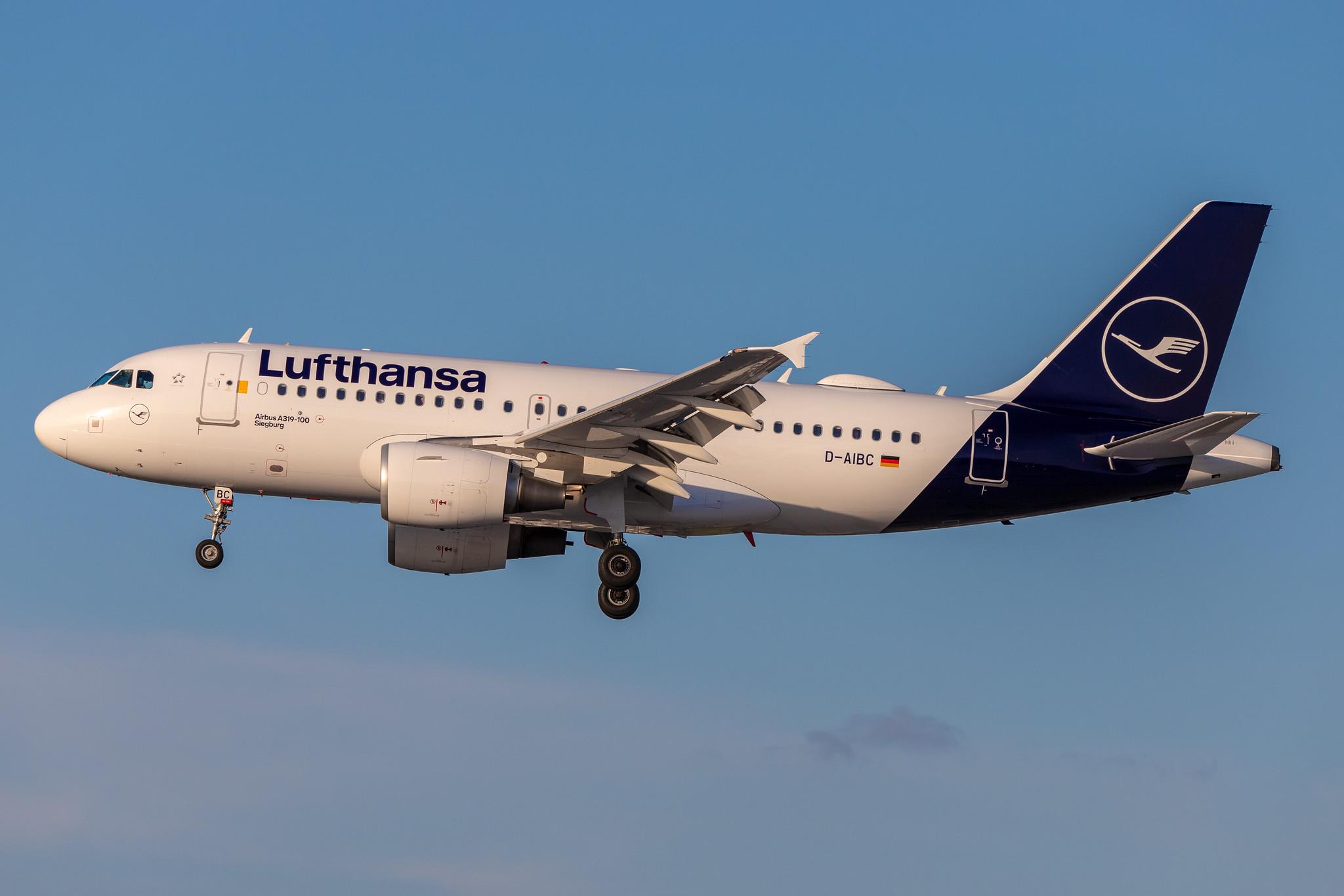 Hamburg Airport: Lufthansa (LH / DLH) |  Airbus A319-112 A319 | D-AIBC | MSN 4332