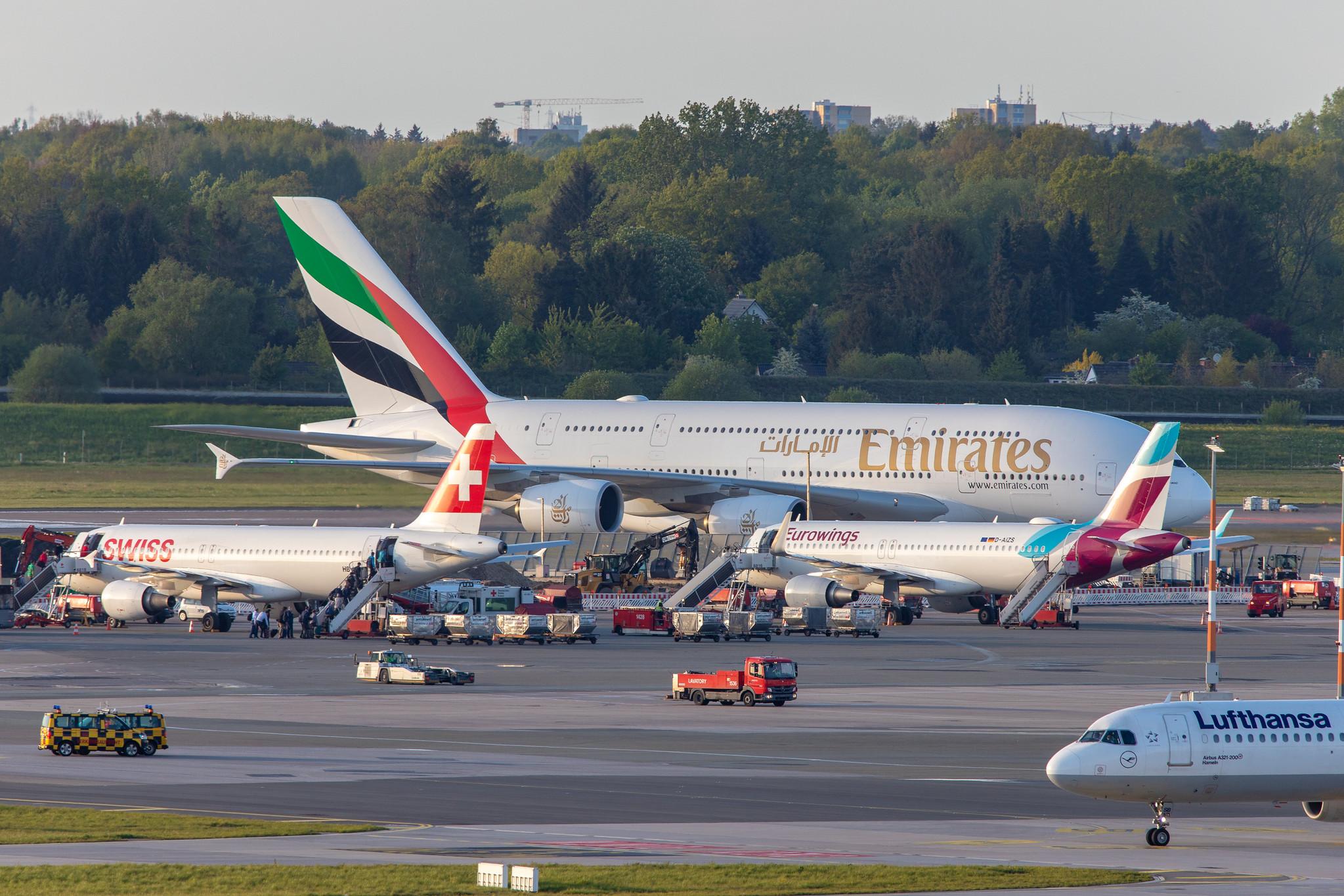 Hamburg Airport: Emirates Airbus A380-842 A388 A6-EVE MSN 250