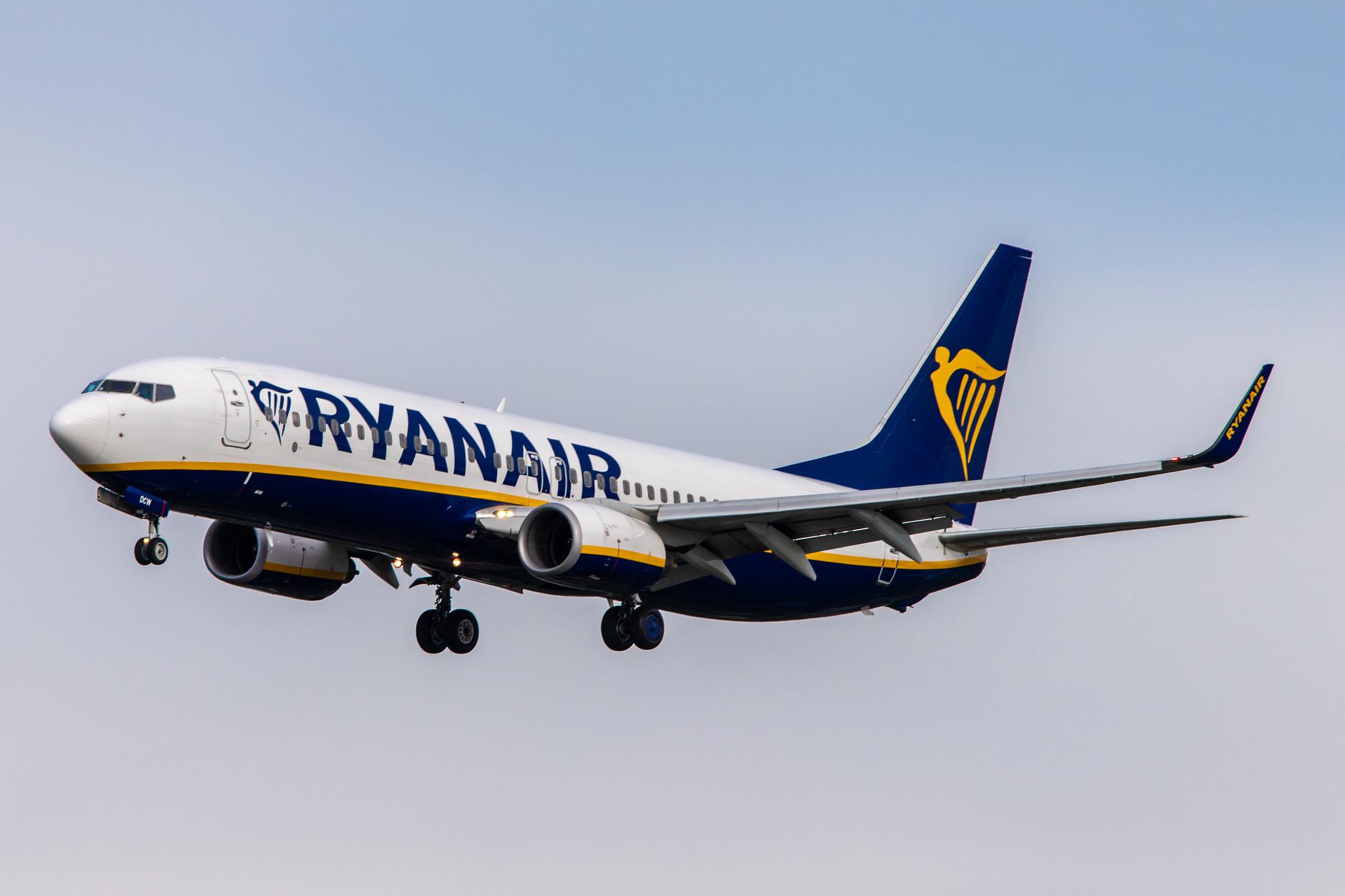 Hamburg Airport: Ryanair (FR / RYR) |  Boeing 737-8AS B738 | EI-DCW | MSN 33568