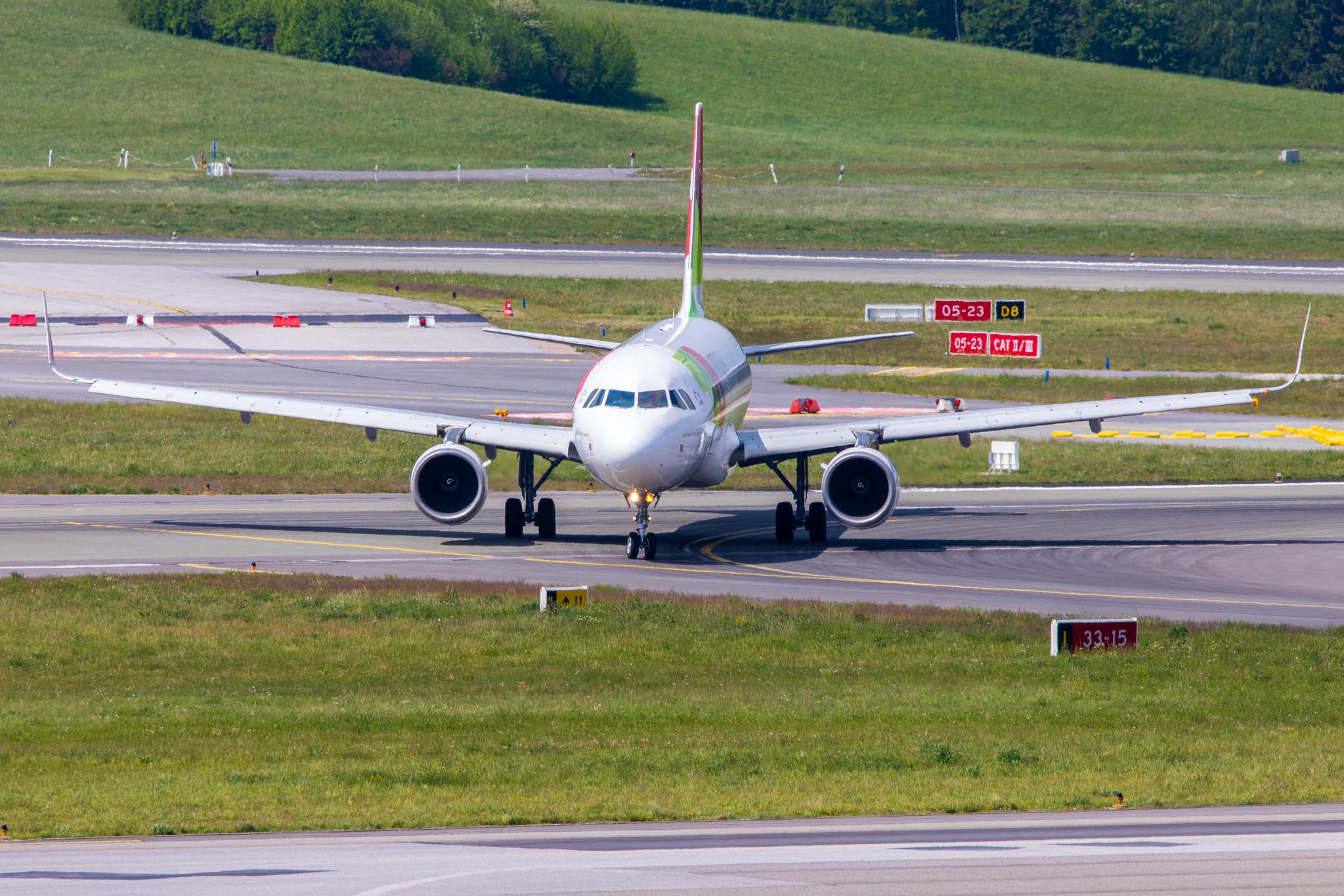 Hamburg Airport: TAP Air Portugal (TP / TAP) |  Airbus A320-214 A320 | CS-TNR | MSN 3883
