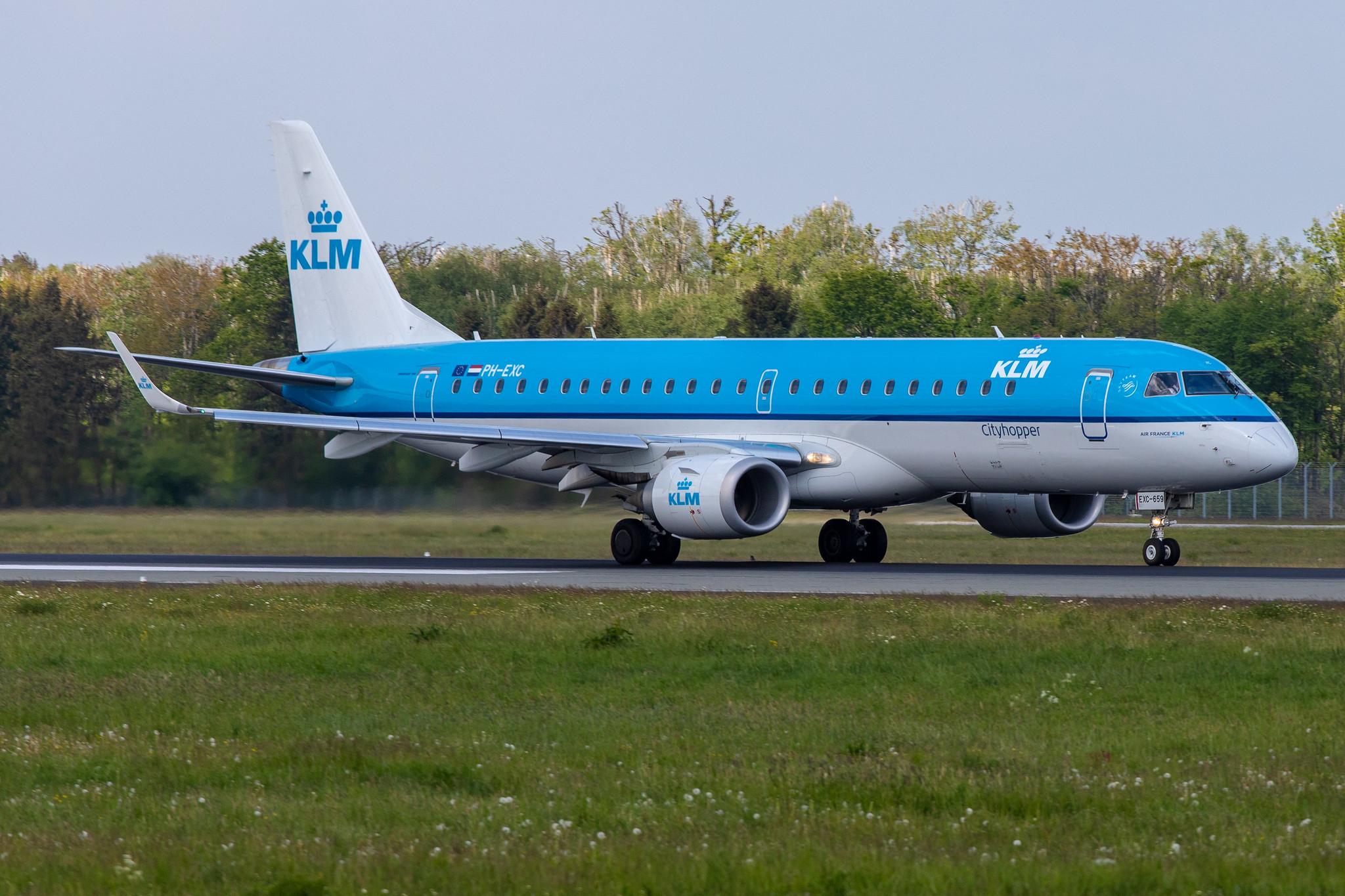 Hamburg Airport: KLM (KL / KLM) | Operator: KLM Cityhopper |  Embraer E190STD E190 | PH-EXC | MSN 19000659