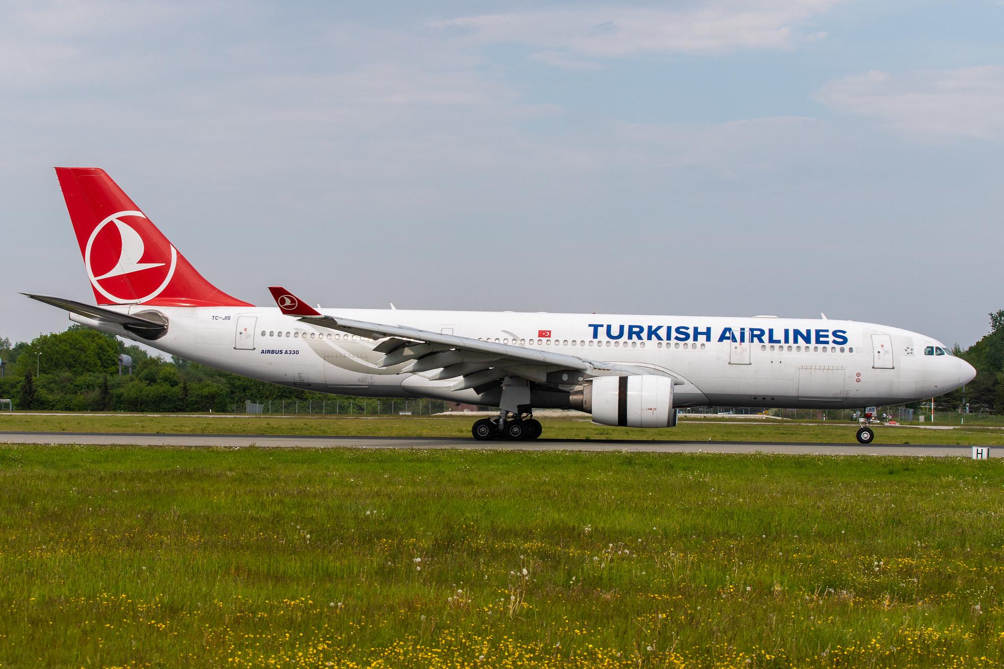 Hamburg Airport: Turkish Airlines (TK / THY) |  Airbus A330-223 A332 | TC-JIS | MSN 0961