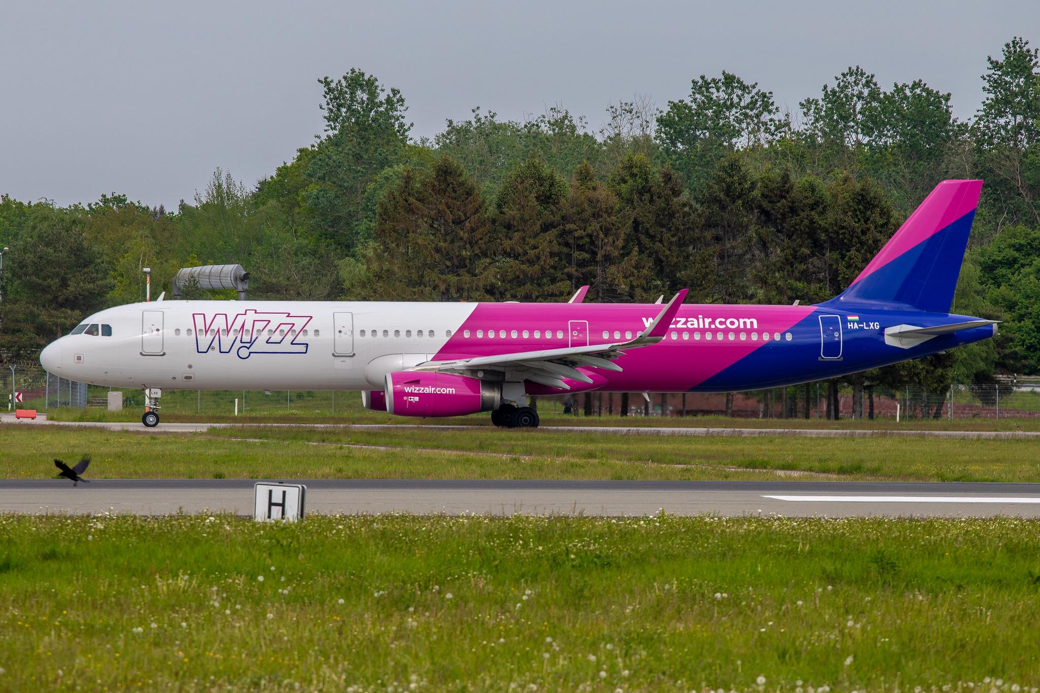 Hamburg Airport: Wizz Air (W6 / WZZ) |  Airbus A321-231 A321 | HA-LXG | MSN 7182