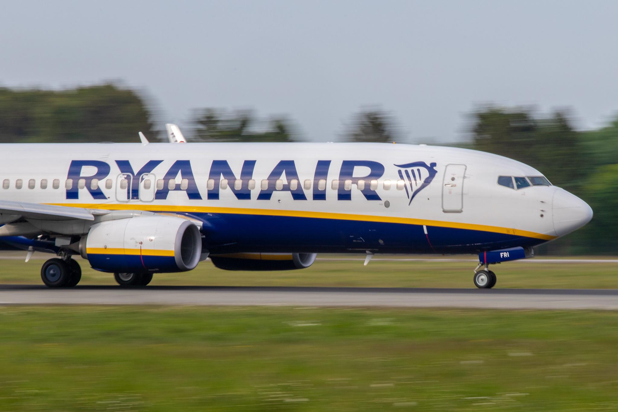 Hamburg Airport: Ryanair (FR / RYR) |  Boeing 737-8AS B738 | EI-FRI | MSN 44733