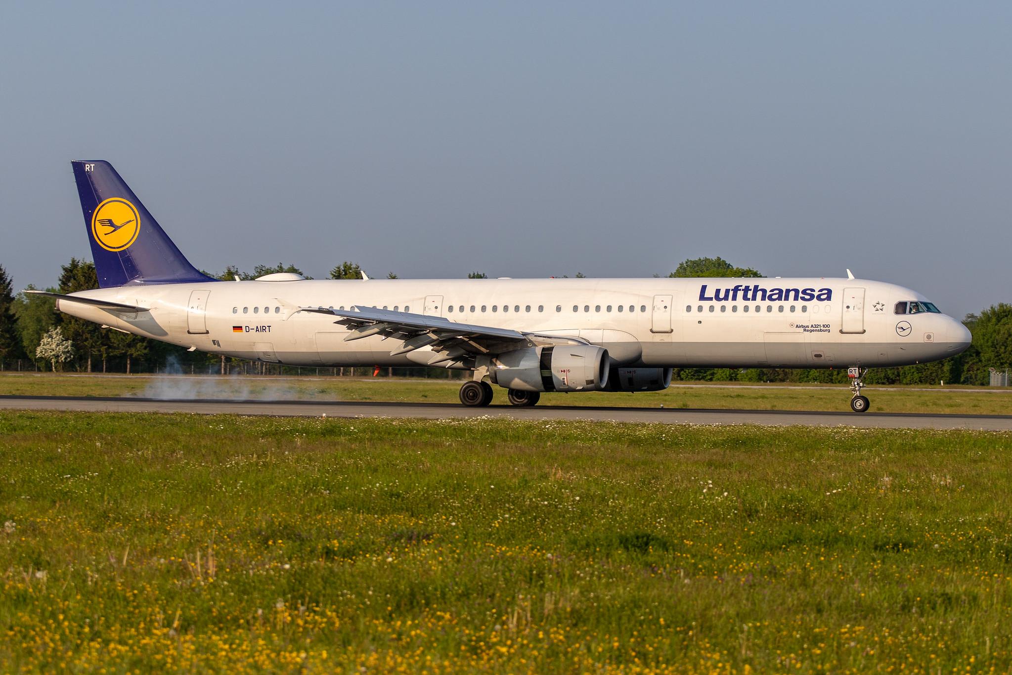 Hamburg Airport: Lufthansa (LH / DLH) |  Airbus A321-131 A321 | D-AIRT | MSN 0652