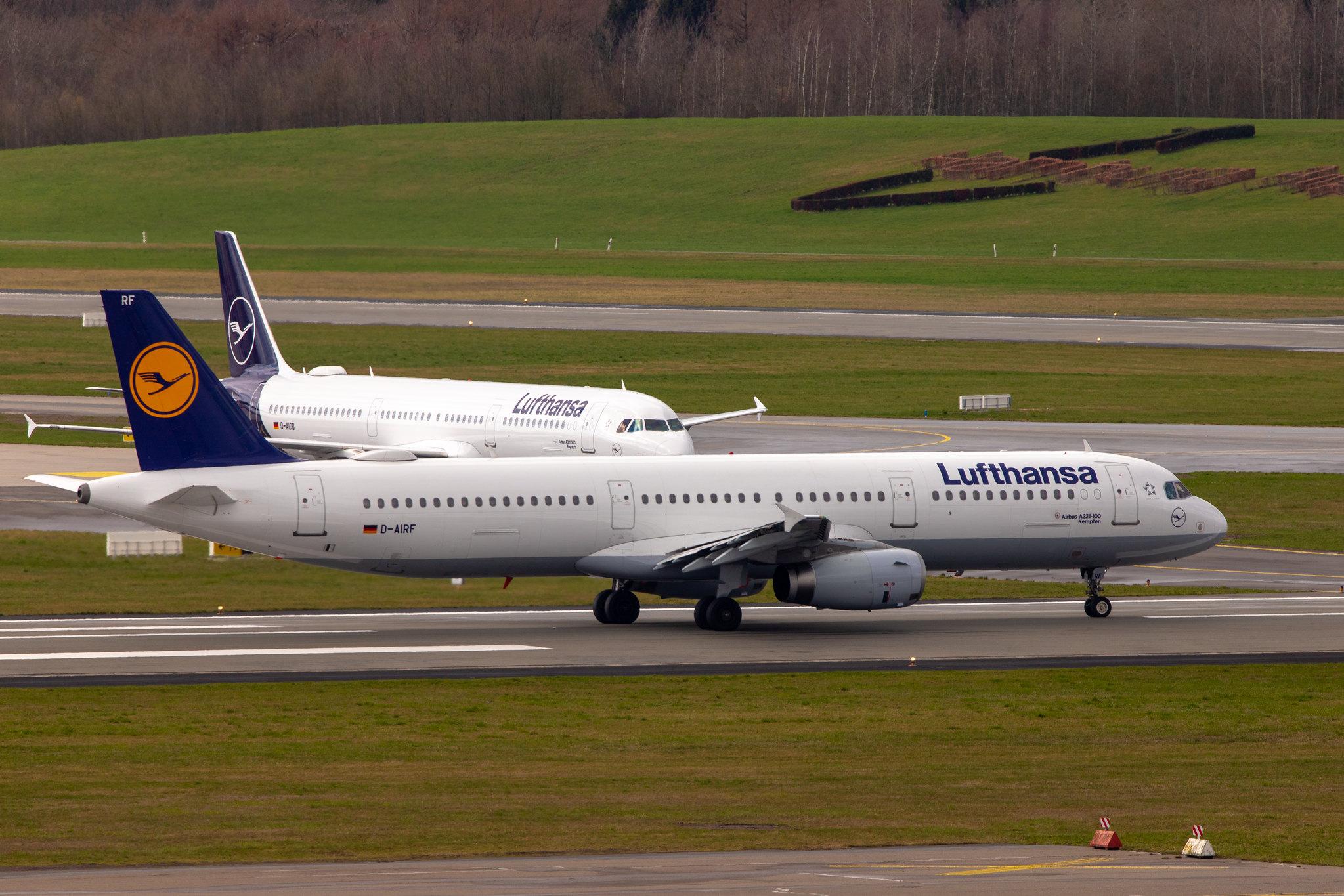Hamburg Airport: Lufthansa (LH / DLH) |  Airbus A321-131 A321 | D-AIRF | MSN 0493