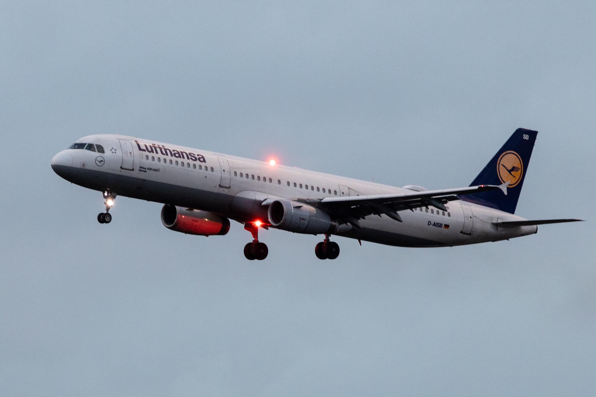 Hamburg Airport: Lufthansa (LH / DLH) |  Airbus A321-231 A321 | D-AISB | MSN 1080