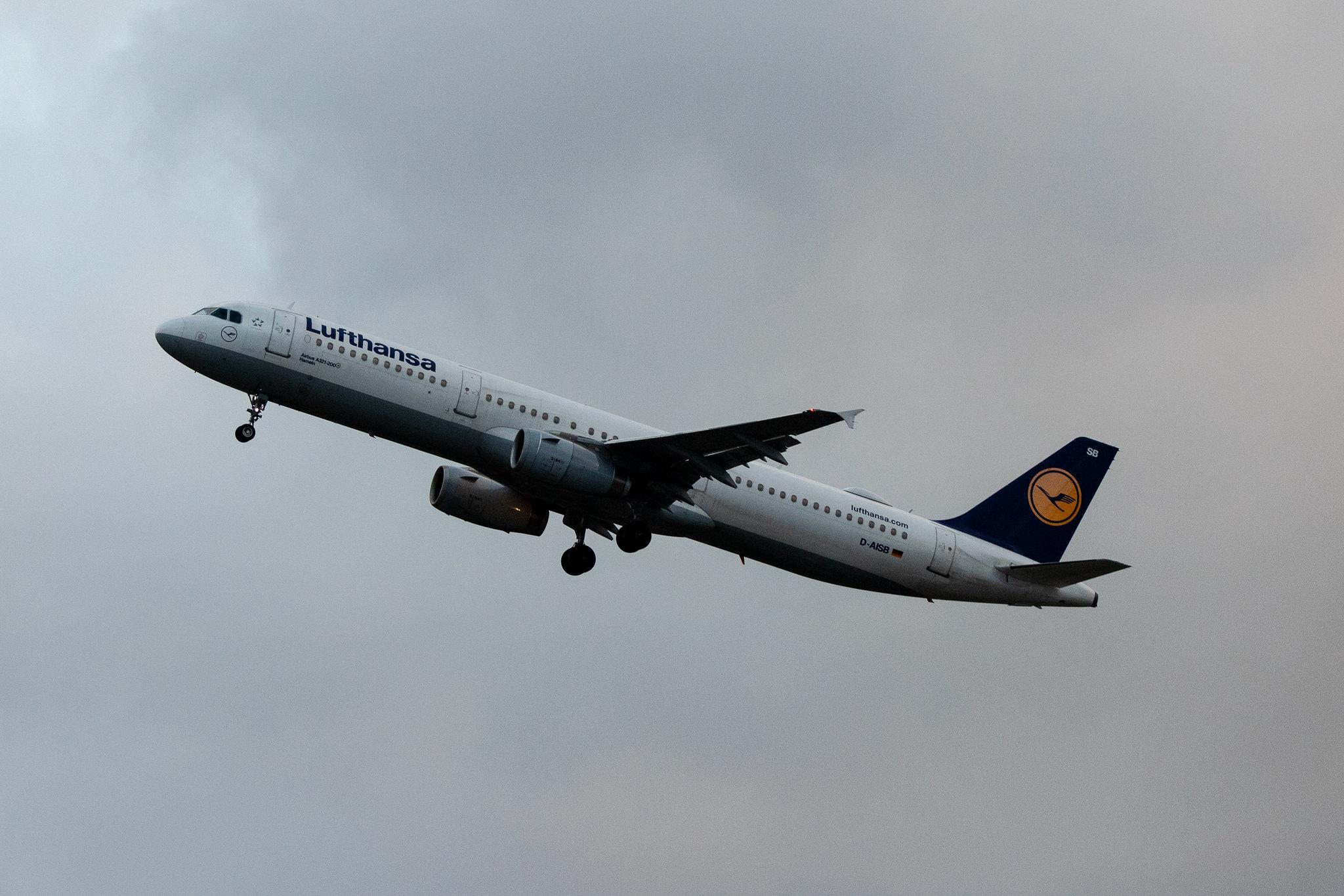 Hamburg Airport: Lufthansa (LH / DLH) |  Airbus A321-231 A321 | D-AISB | MSN 1080