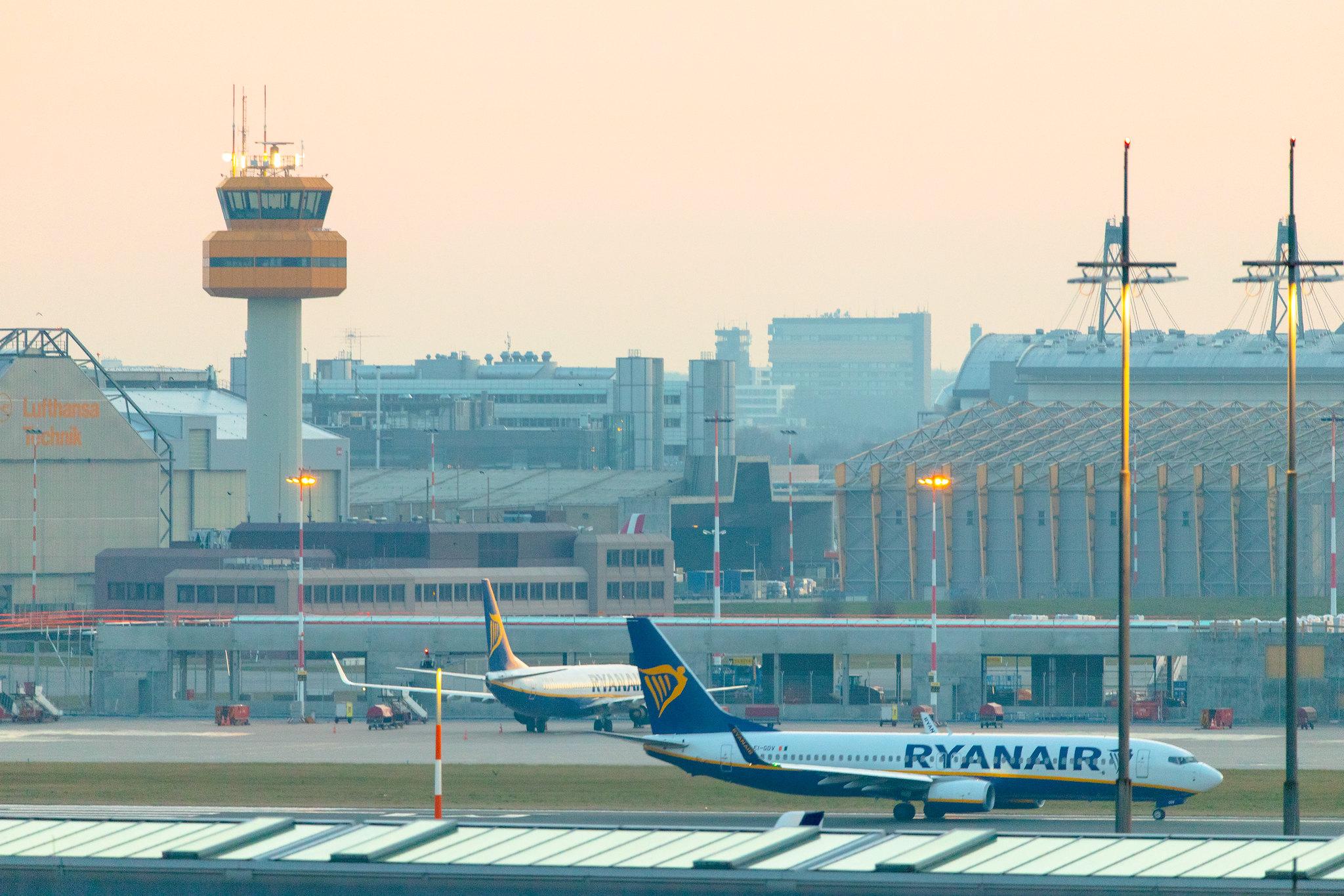 Hamburg Airport: Ryanair (FR / RYR)  |  Boeing 737-8AS B738 | EI-GDV | MSN 44816