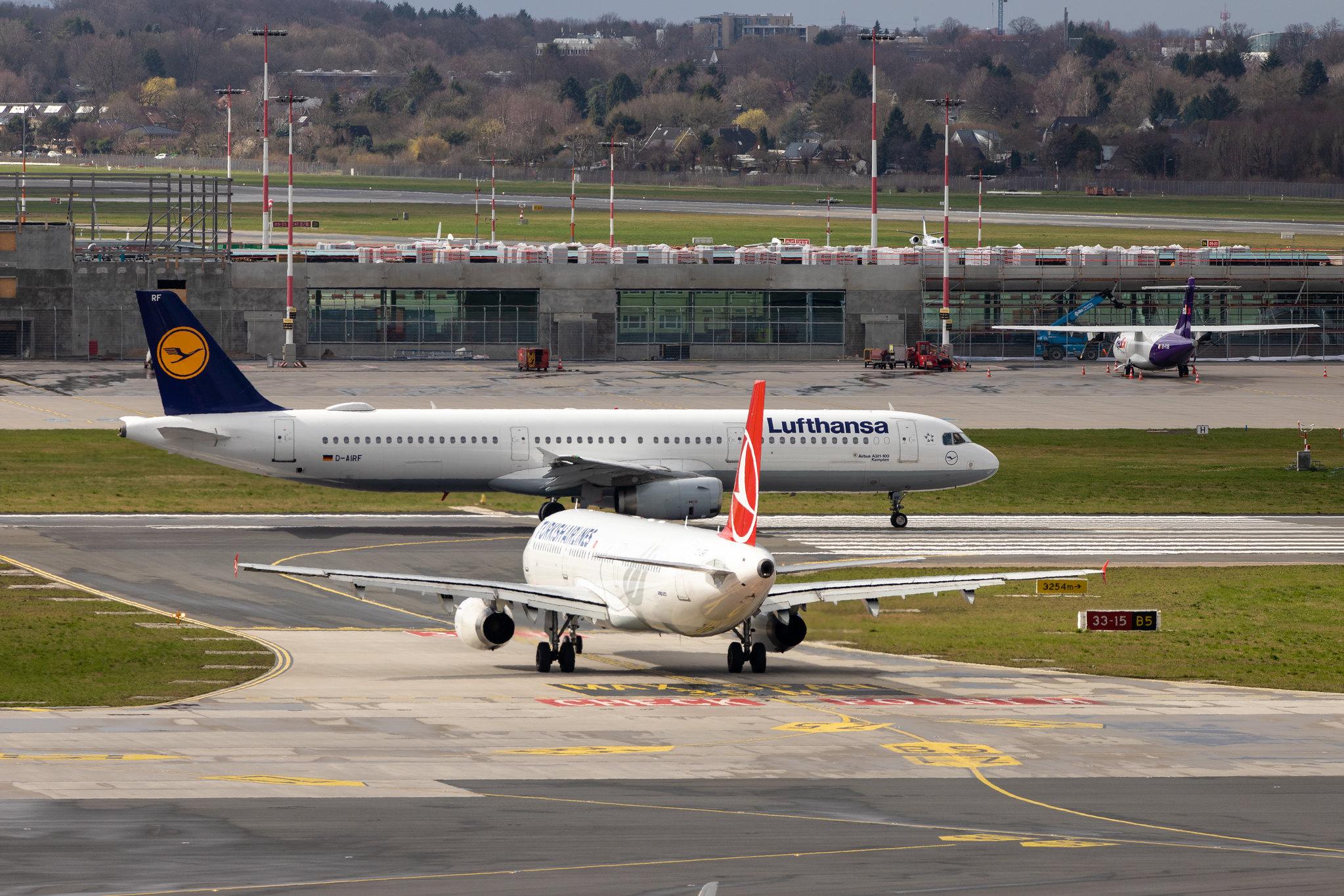 Hamburg Airport: Lufthansa (LH / DLH) |  Airbus A321-131 A321 | D-AIRF | MSN 0493
