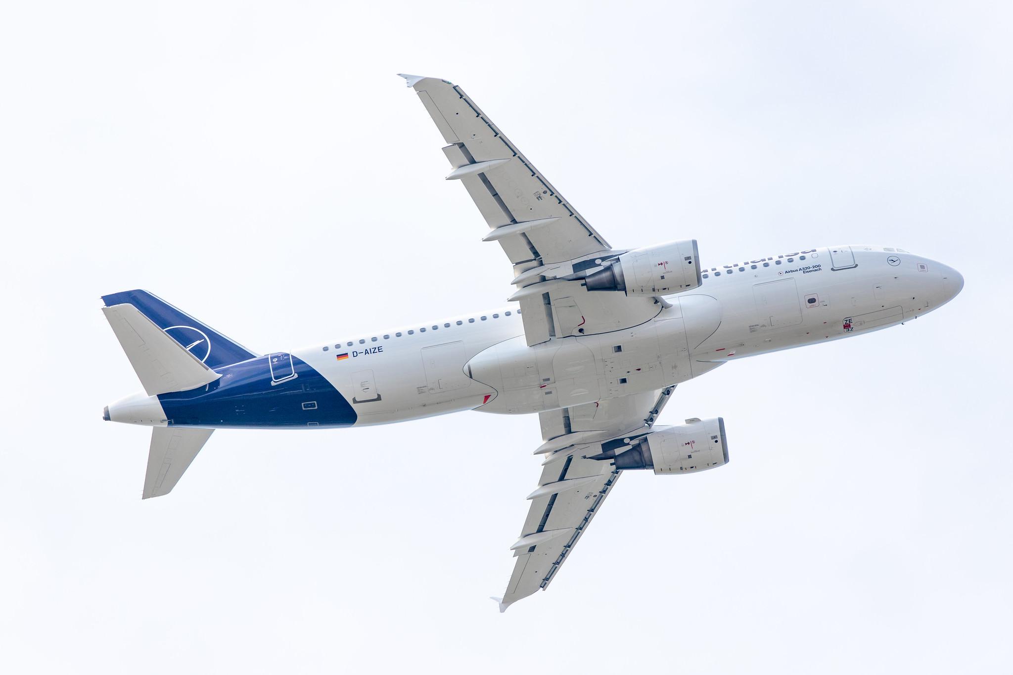 Hamburg Airport: Lufthansa (LH / DLH) |  Airbus A320-214 A320 | D-AIZE | MSN 4261
