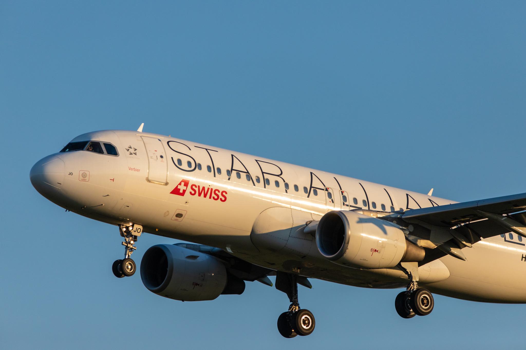 Hamburg Airport: Swiss (LX / SWR) |  Livery: Star Alliance Livery |  Airbus A320-214 A320 | HB-IJO | MSN 0673