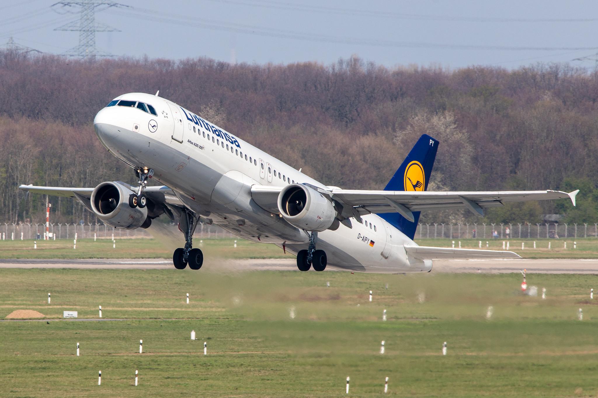 Düsseldorf Airport: Lufthansa (LH / DLH) |  Airbus A320-211 A320 | D-AIPY | MSN 0161
