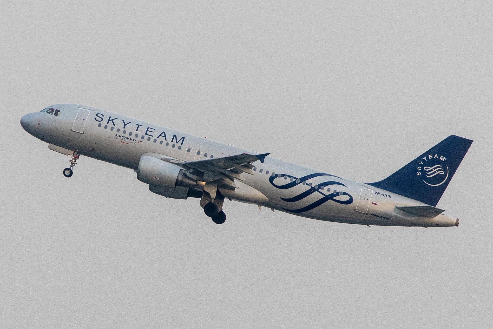 Hamburg Airport: Aeroflot (SU / AFL) | Livery: Skyteam Livery |  Airbus A320-214 A320 | VP-BDK | MSN 2106