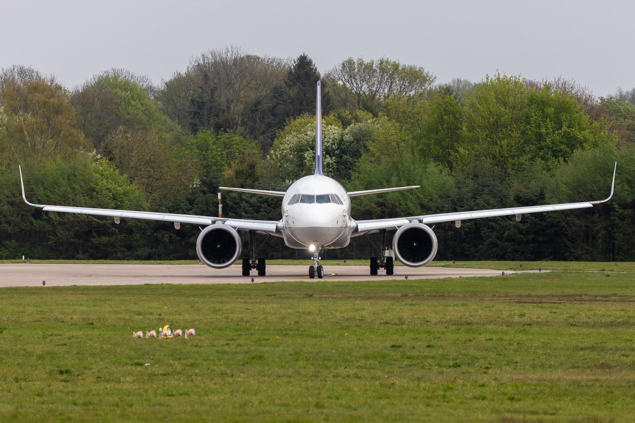 Hamburg Airport: Lufthansa (LH / DLH) |  Airbus A320-271N A20N | D-AINJ | MSN 7735