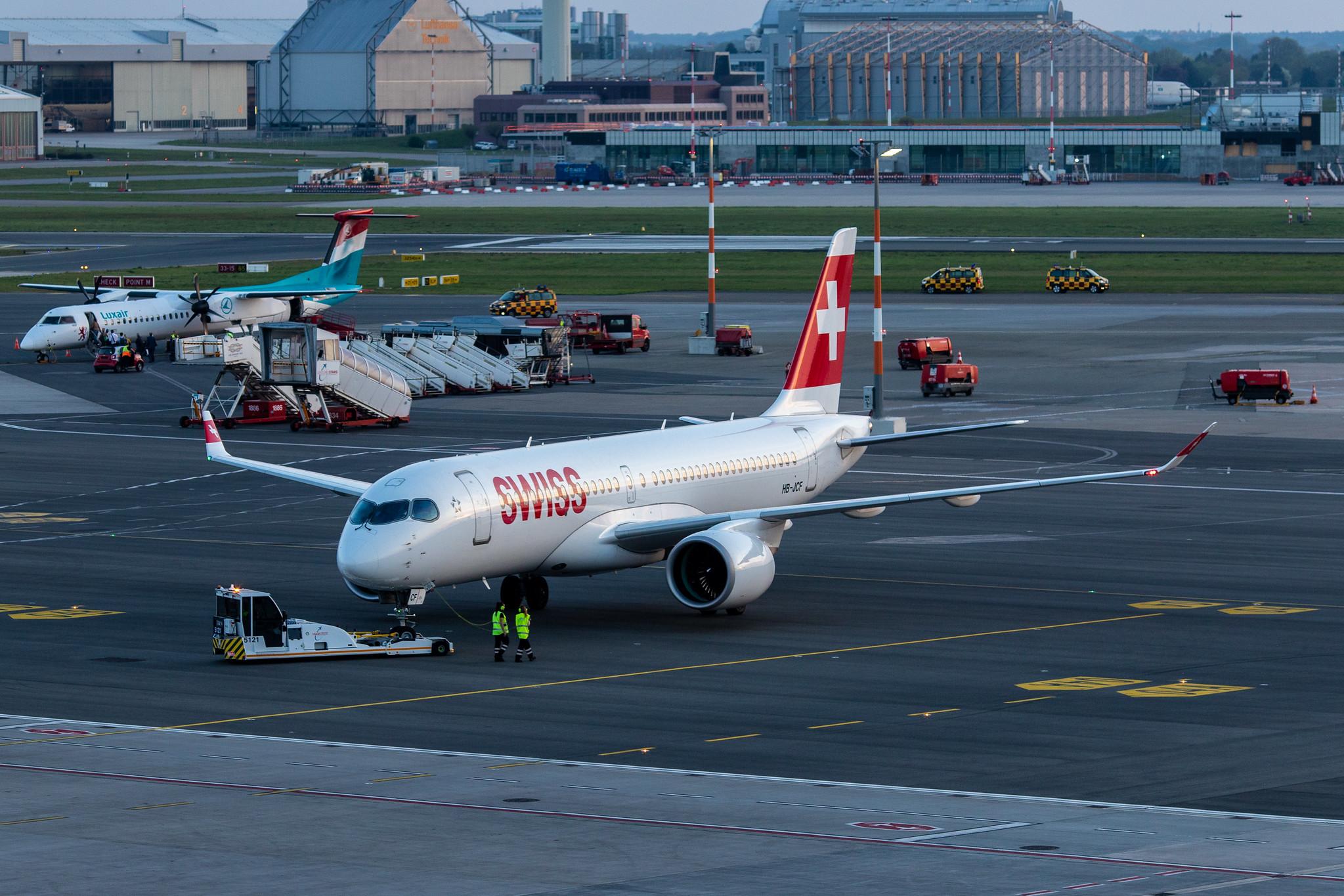 Hamburg Airport: Swiss (LX / SWR) |  Airbus A220-300 BCS3 | HB-JCF | MSN 55015