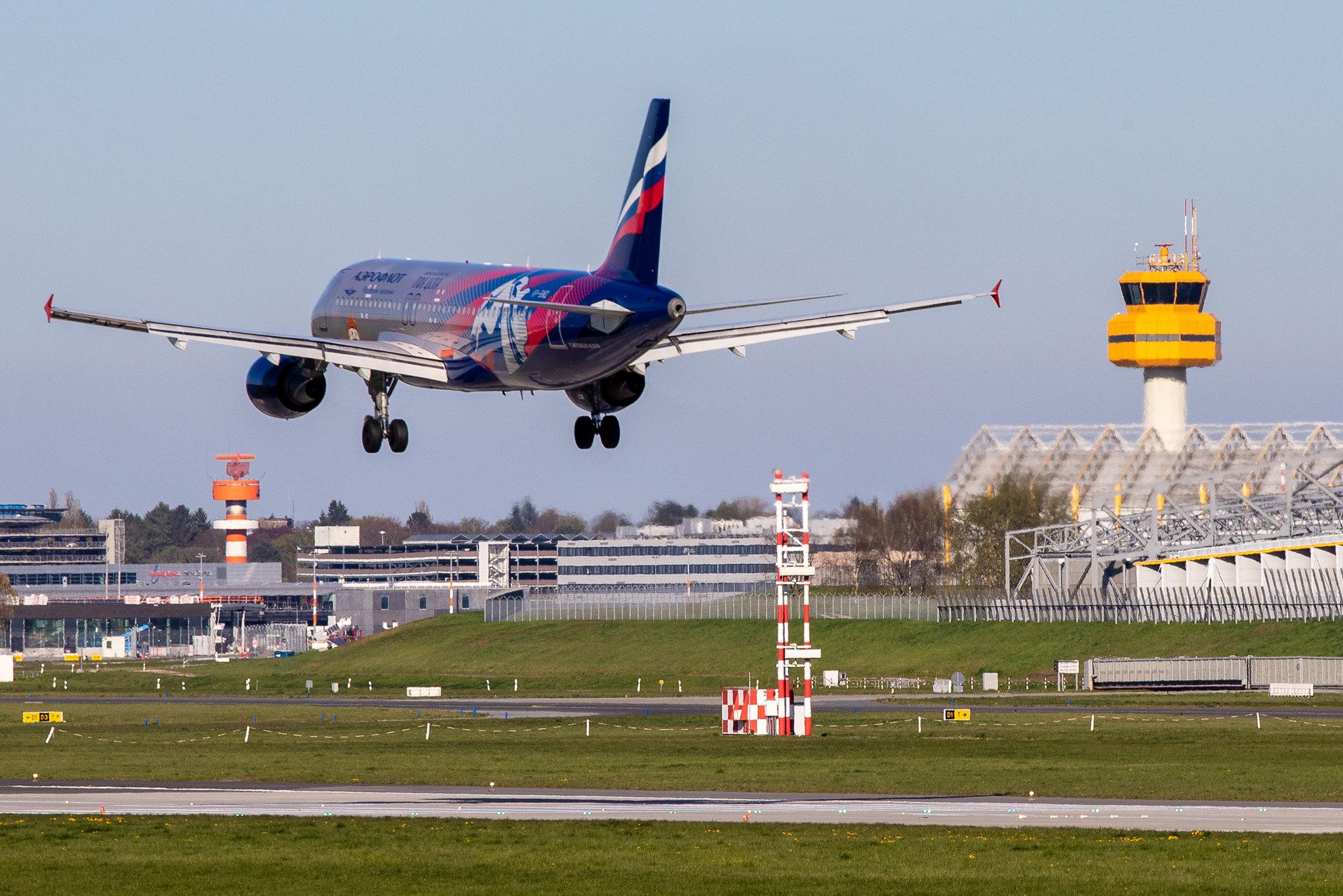 Hamburg Airport: Aeroflot (SU / AFL) | Livery: CSKA Moscow Livery |  Airbus A320-214 A320 | VP-BWD | MSN 2116
