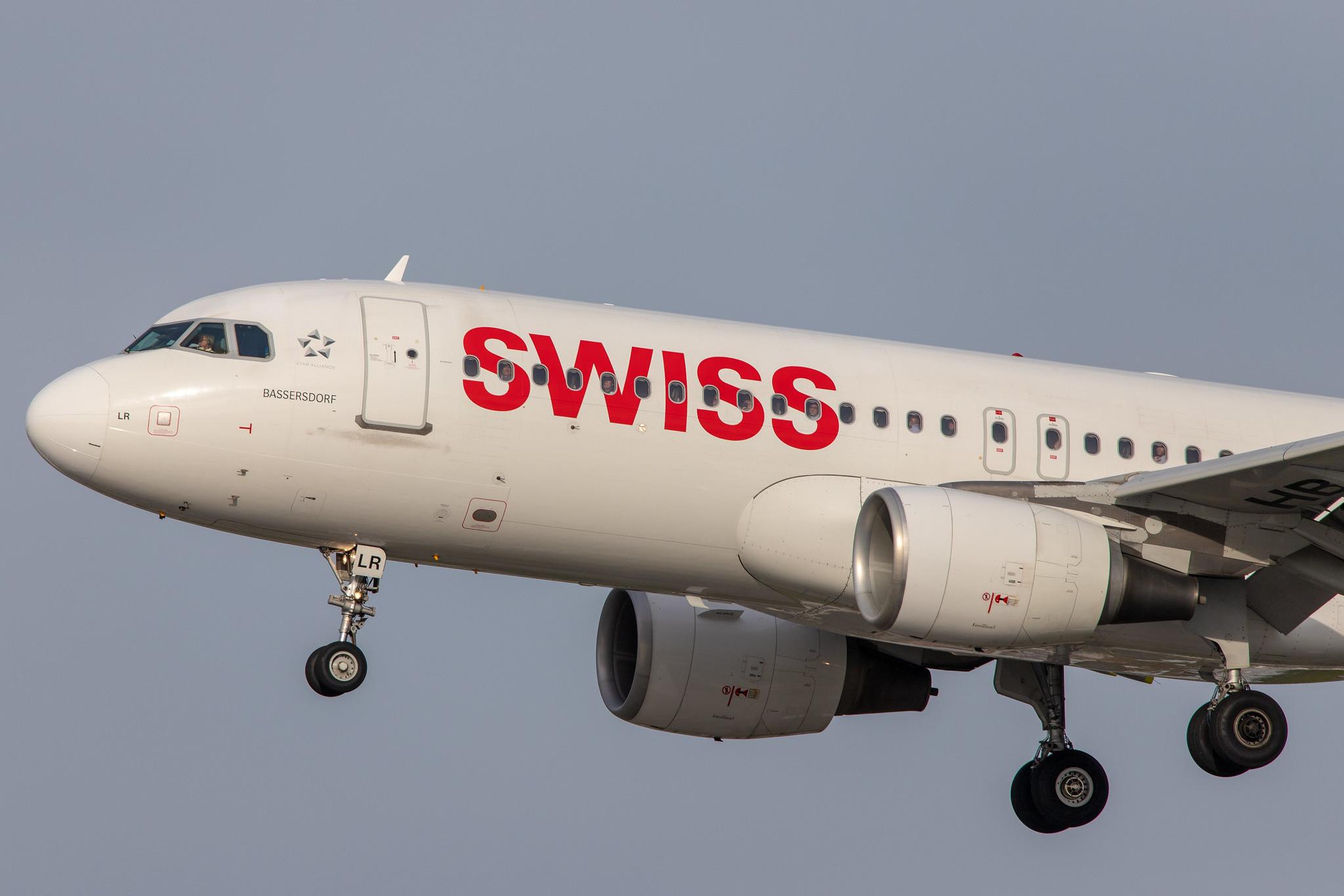 Hamburg Airport: Swiss (LX / SWR) |  Airbus A320-214 A320 | HB-JLR | MSN 5037