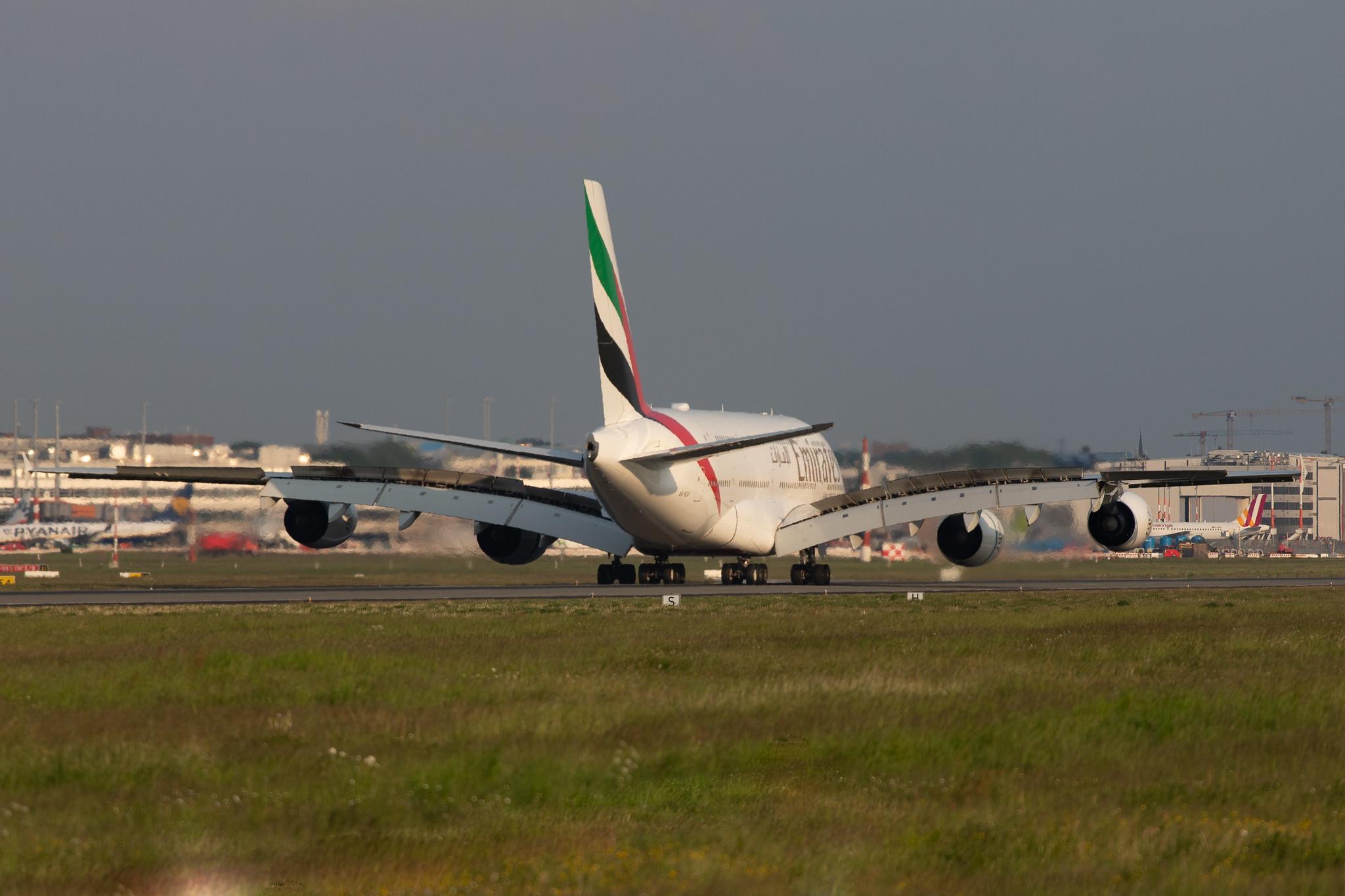 Hamburg Airport: Emirates (EK / UAE) |  Airbus A380-861 A388 | A6-EUI | MSN 221