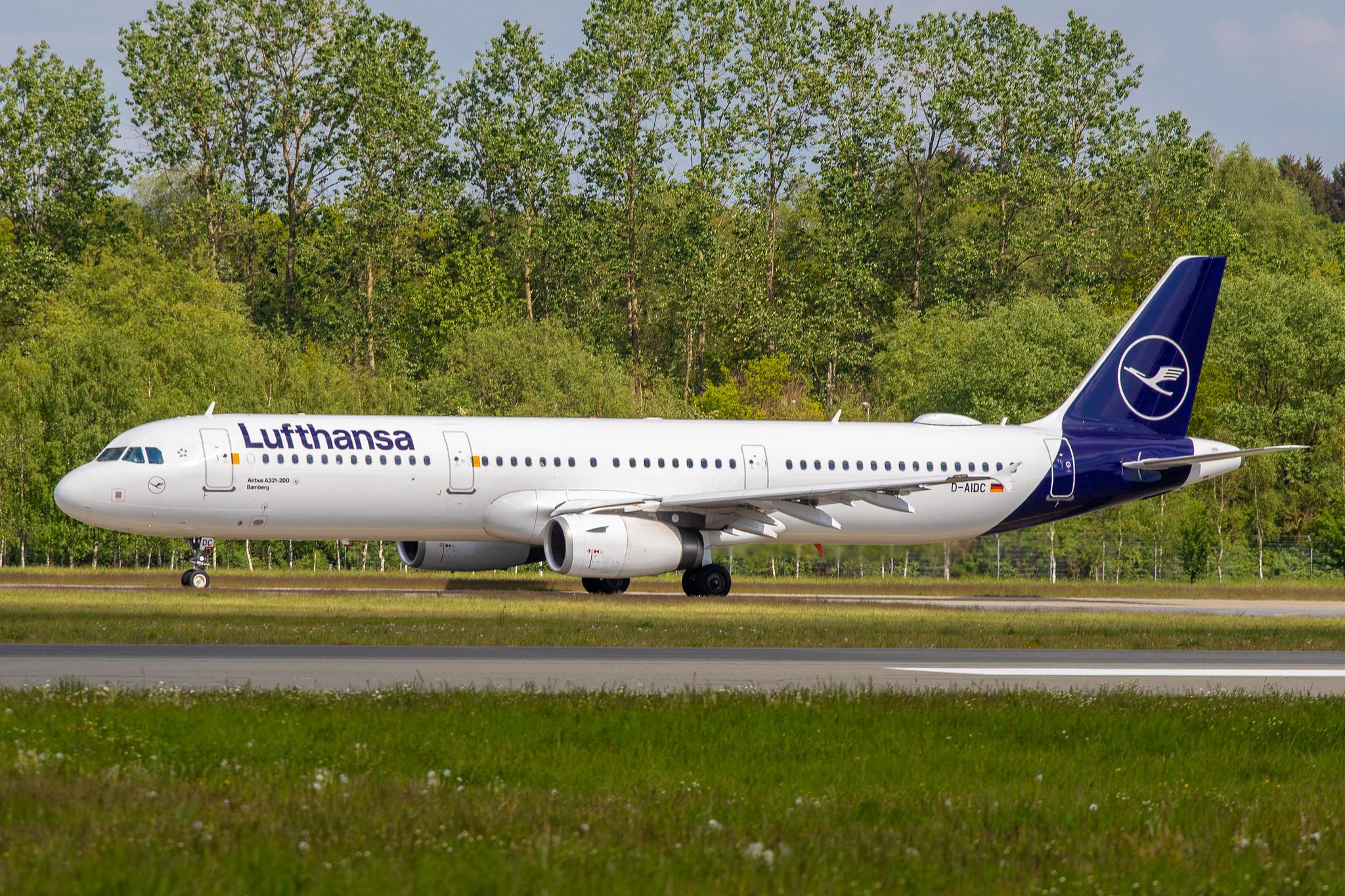 Hamburg Airport: Lufthansa (LH / DLH) |  Airbus A321-231 A321 | D-AIDC | MSN 4560
