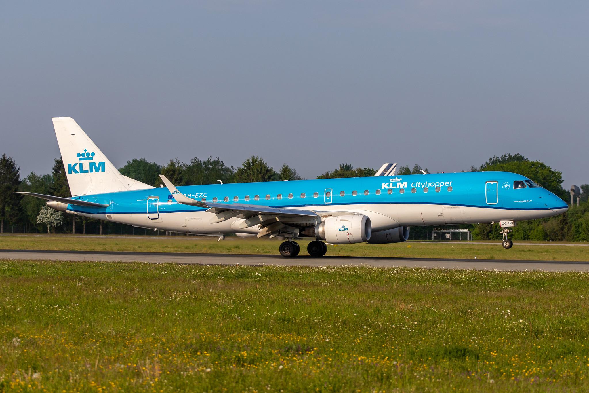 Hamburg Airport: KLM (KL / KLM) | Operator: KLM Cityhopper |  Embraer E190STD E190 | PH-EZC | MSN 19000250